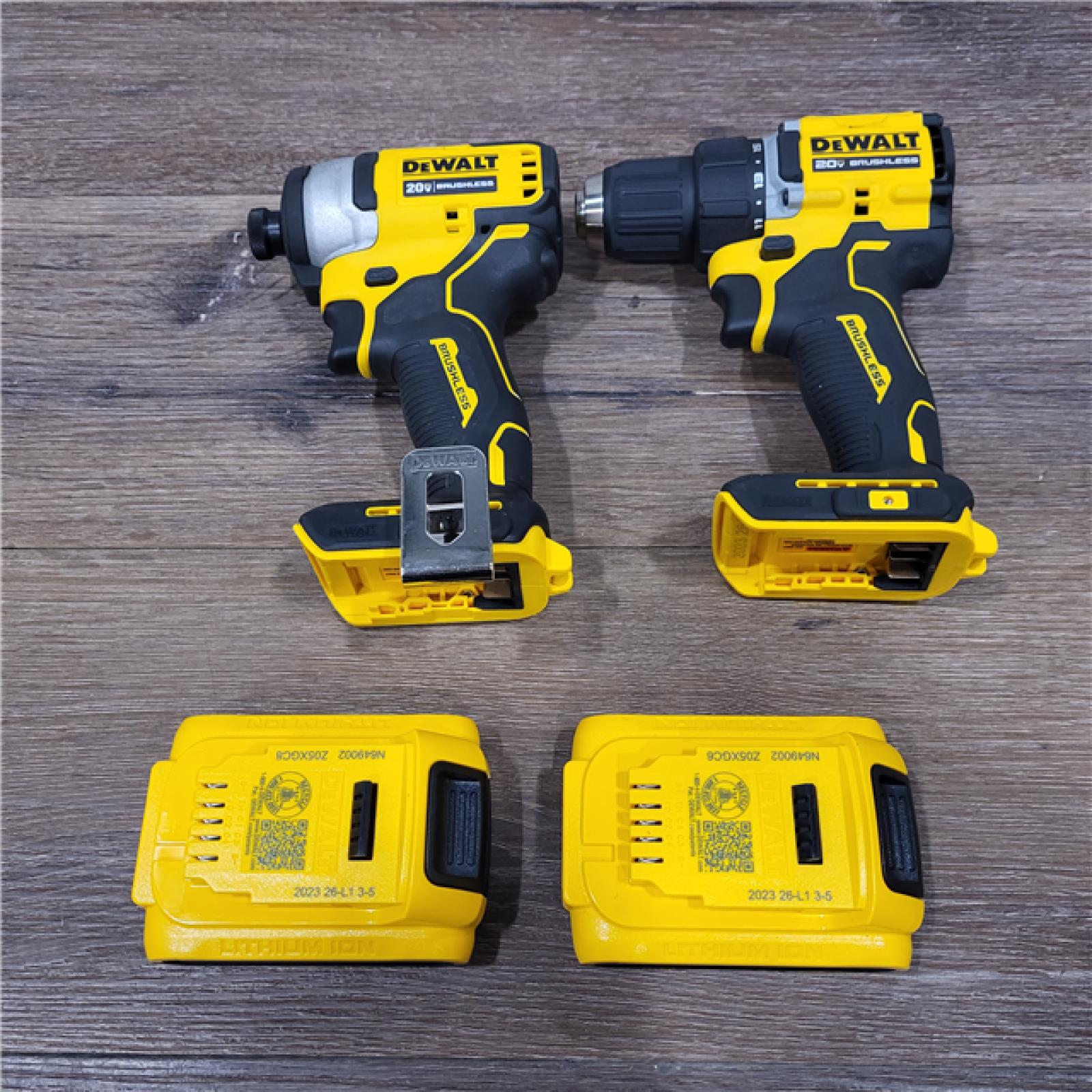 AS-IS DEWALT ATOMIC 20-Volt MAX Lithium-Ion Cordless Combo Kit (2-Tool) with (2) 2.0Ah Batteries, Charger and Bag