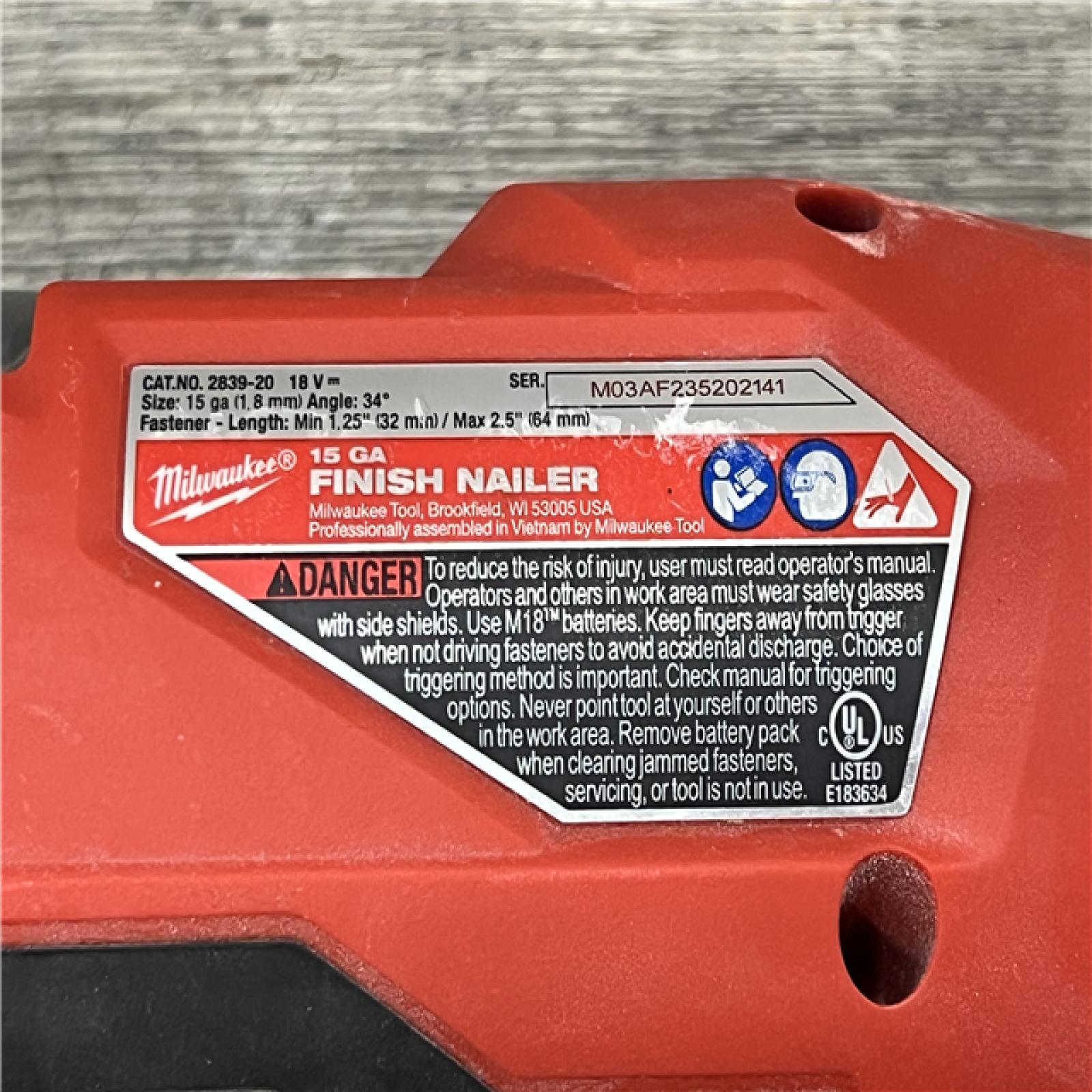 AS-IS Milwaukee 2839-20 M18 FUEL 15 Ga. 18 Volt Brushless Angled Finish Nailer