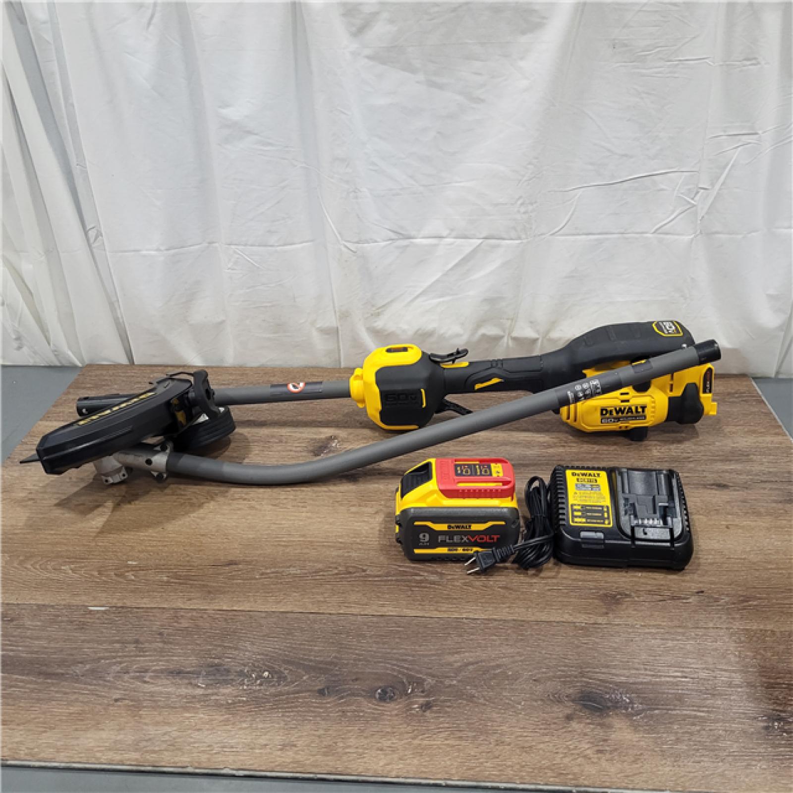 AS-IS DeWalt FLEXVOLT 60V MAX 7.5 in. Brushless Cordless Attachment Capable Edger