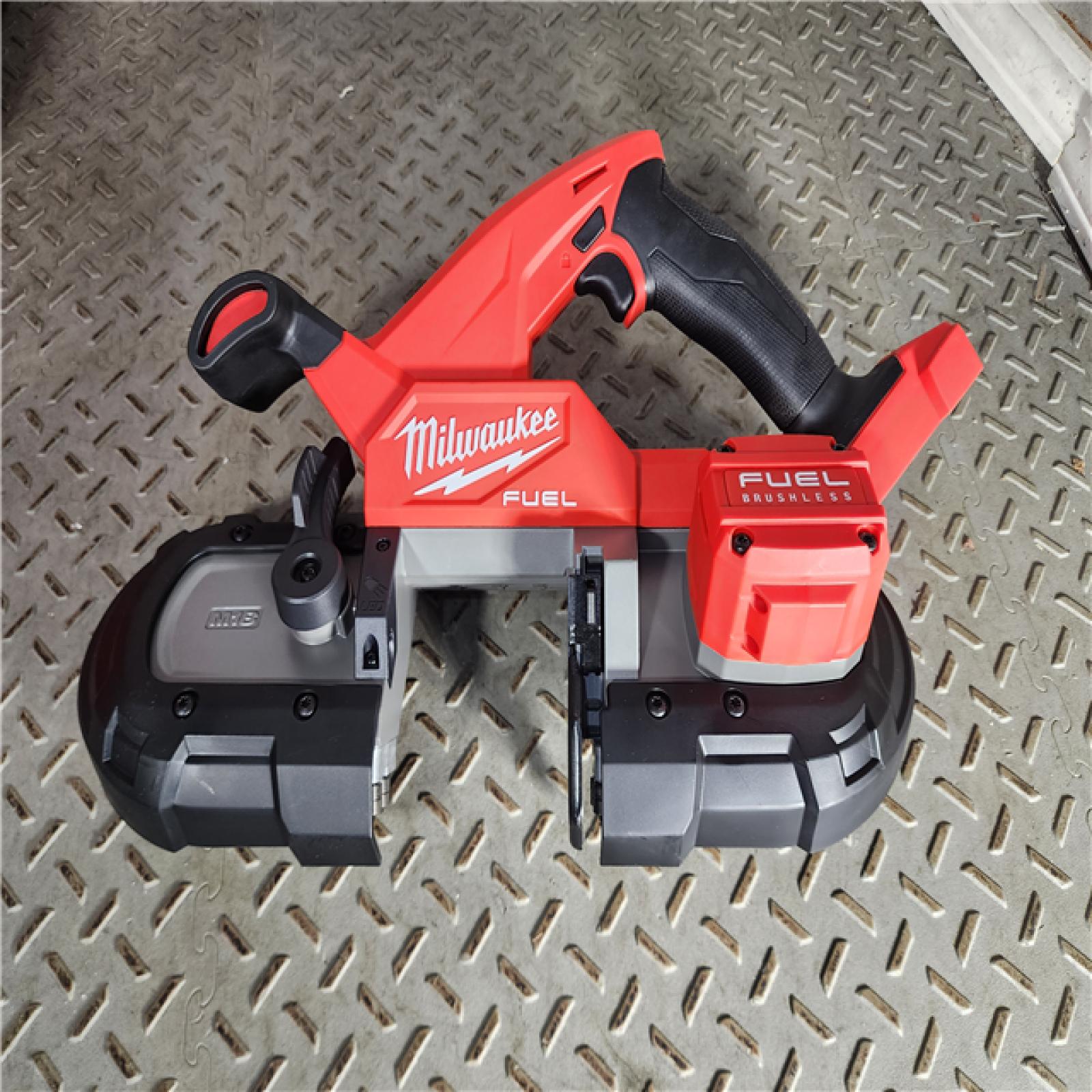 HOUSTON LOCATION - AS-IS (APPEARS LIKE NEW) Milwaukee M18 Fuel 3-1/4  18V Brushless Compact Band Saw 2829-20 (Bare Tool)