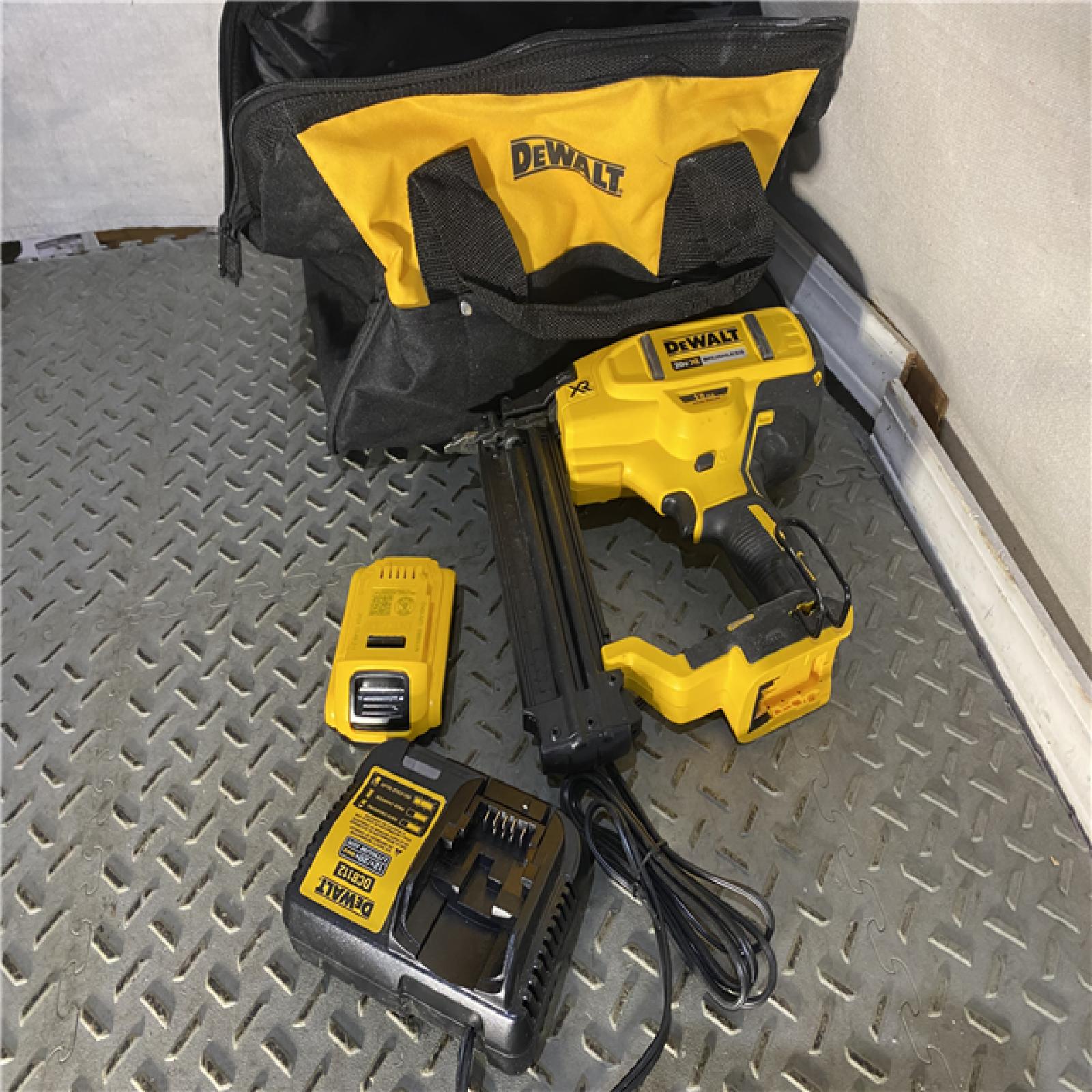 Houston location AS-IS DEWALT 20V MAX XR 18 Gauge Brad Nailer Kit