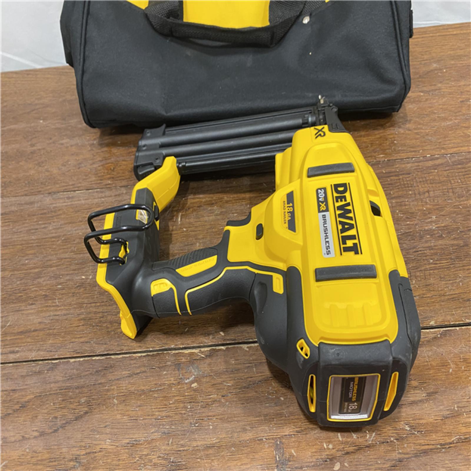 AS-ISDEWALT 20V MAX XR 18 Gauge Brad Nailer Kit