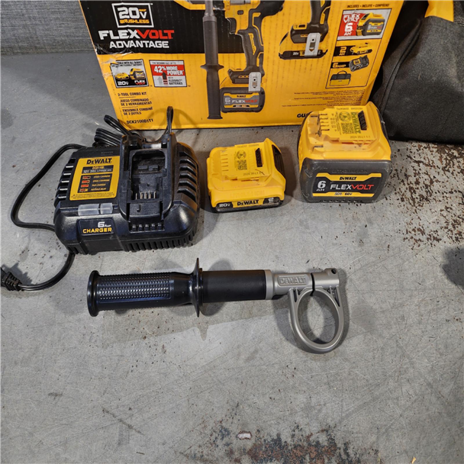 HOUSTON LOCATION - AS-IS DEWALT 20V MAX Cordless Brushless Hammer Drill/Driver 2 Tool Combo Kit with FLEXVOLT ADVANTAGE