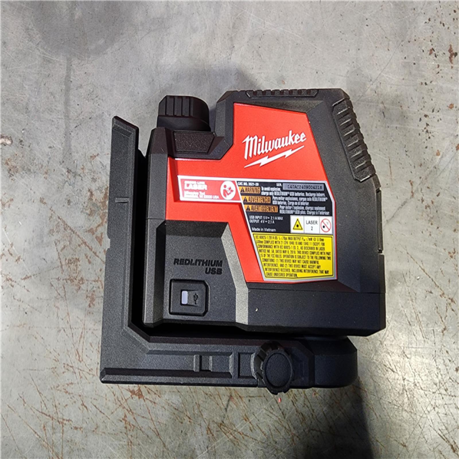 HOUSTON LOCATION - AS-IS MILWAUKEE 100 Ft. REDLITHIUM Lithium-Ion USB Green Rechargeable Cross Line Laser Level (NO USB CABLE)