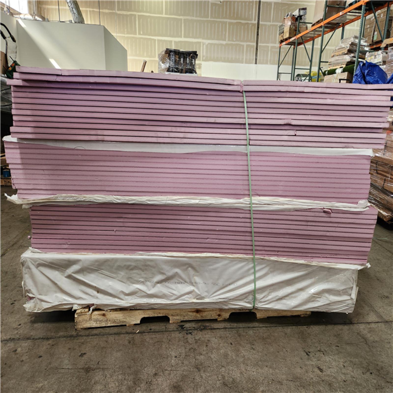 Phoenix Location Owens Corning FOAMULAR 150 1 in. x 4 ft. x 8 ft. R-5 Scored Square Edge Rigid Foam Board Insulation Sheathing Pallet (48 Boards)