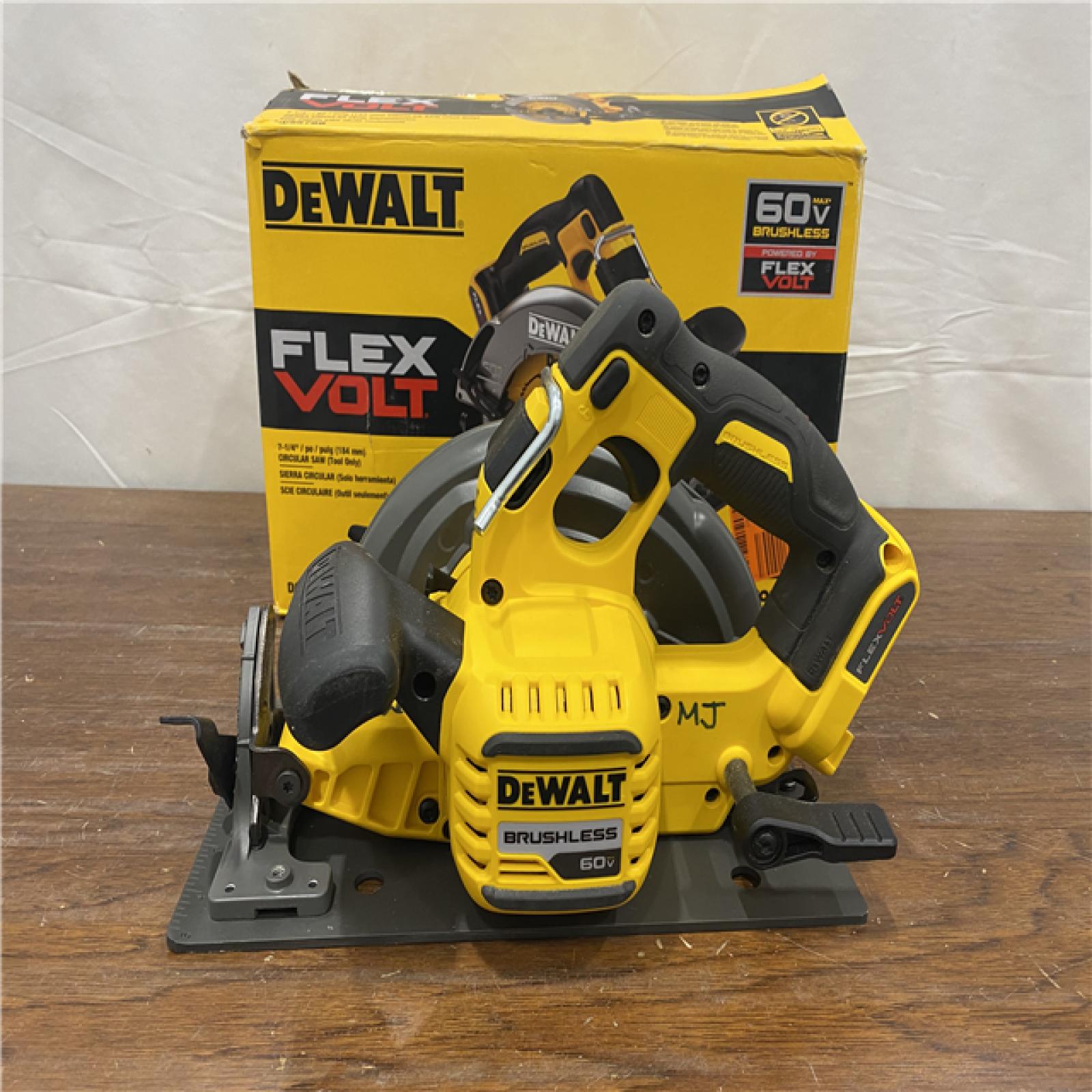 AS-IS DeWALT Flexvolt Max 7-1/4  60V Brushless Circular Saw DCS578B