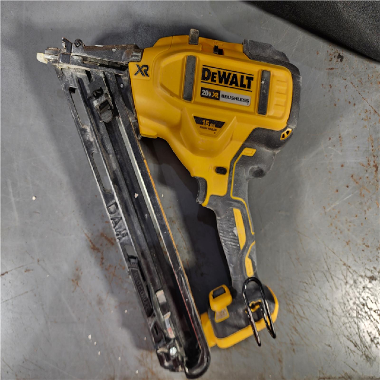 HOUSTON LOCATION - AS-IS DEWALT 20V MAX XR 15 Ga. Cordless 34 Deg Nailer 20 V