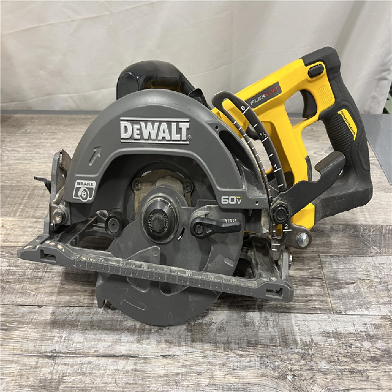 AS-IS DEWALT FLEXVOLT 60V MAX Cordless Brushless 7-1/4 in. Wormdrive Style Circular Saw (Tool Only)