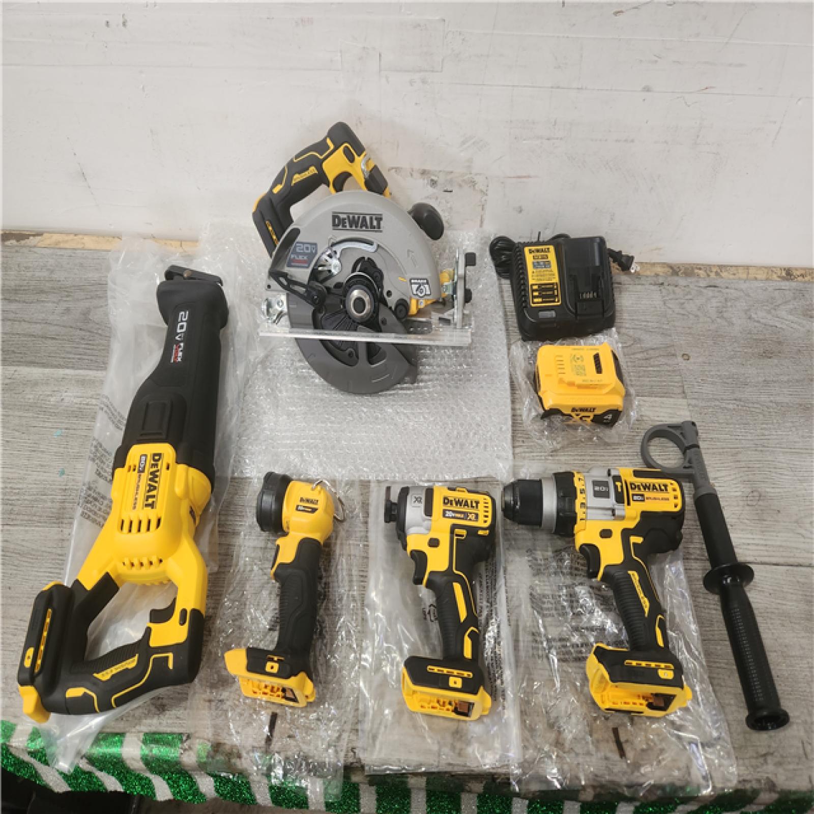 Phoenix Location DEWALT 20-Volt MAX ToughSystem Lithium-Ion 5-Tool Cordless Combo Kit