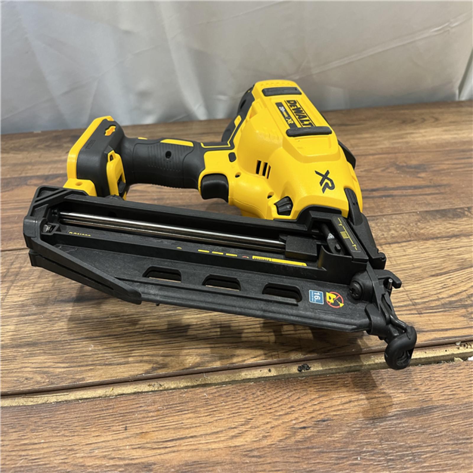 AS-IS DEWALT Cordless 20V Max XR Angled Finish Nailer (Tool Only)