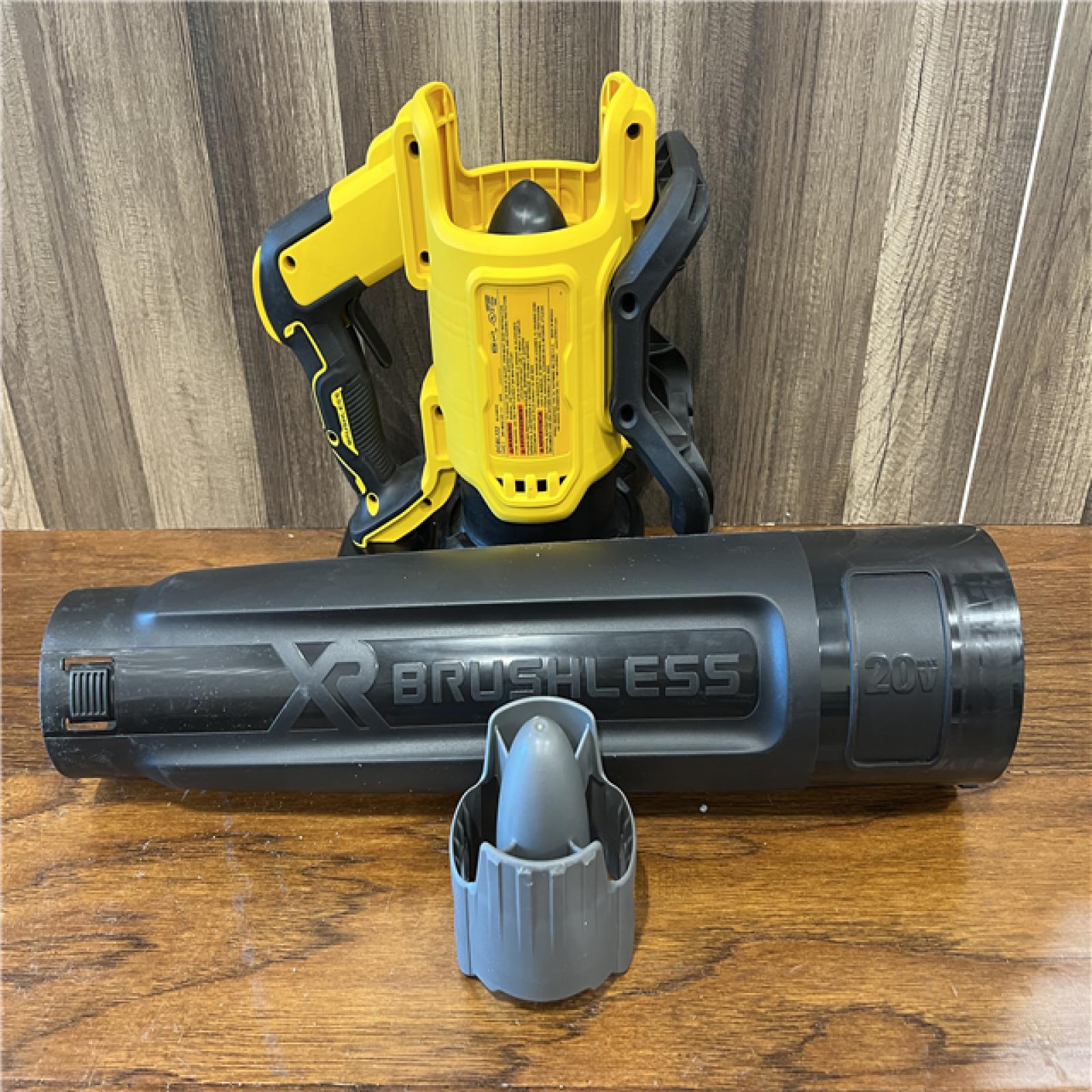 AS-IS DEWALT 20V MAX* XR Brushless Cordless Handheld Blower Kit