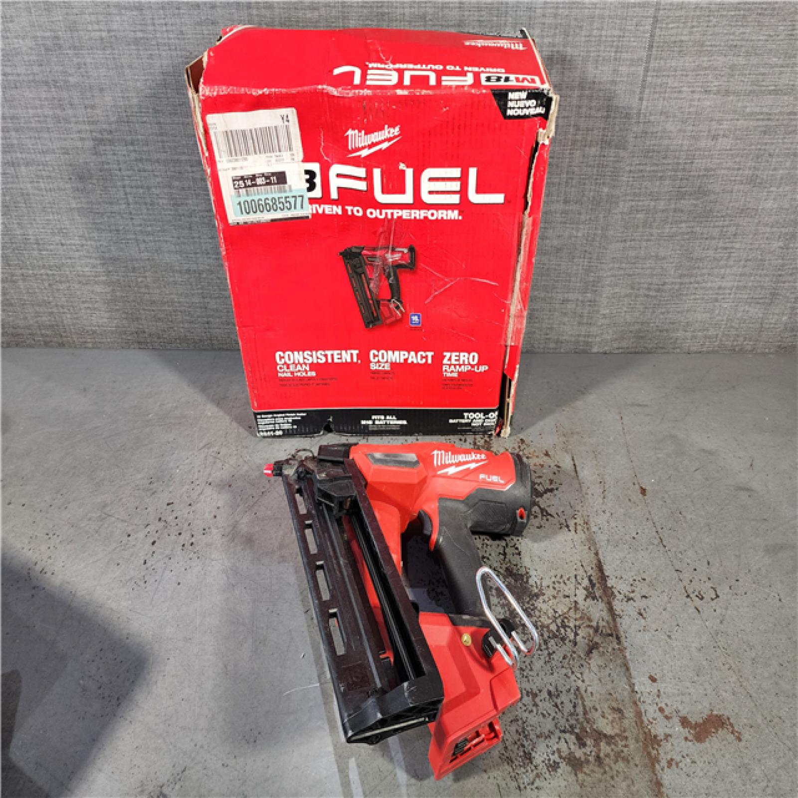 HOUSTON LOCATION - AS-IS Milwaukee 2841-20 18V Cordless Gen II 16 Gauge Angled Finish Nailer (Tool Only)