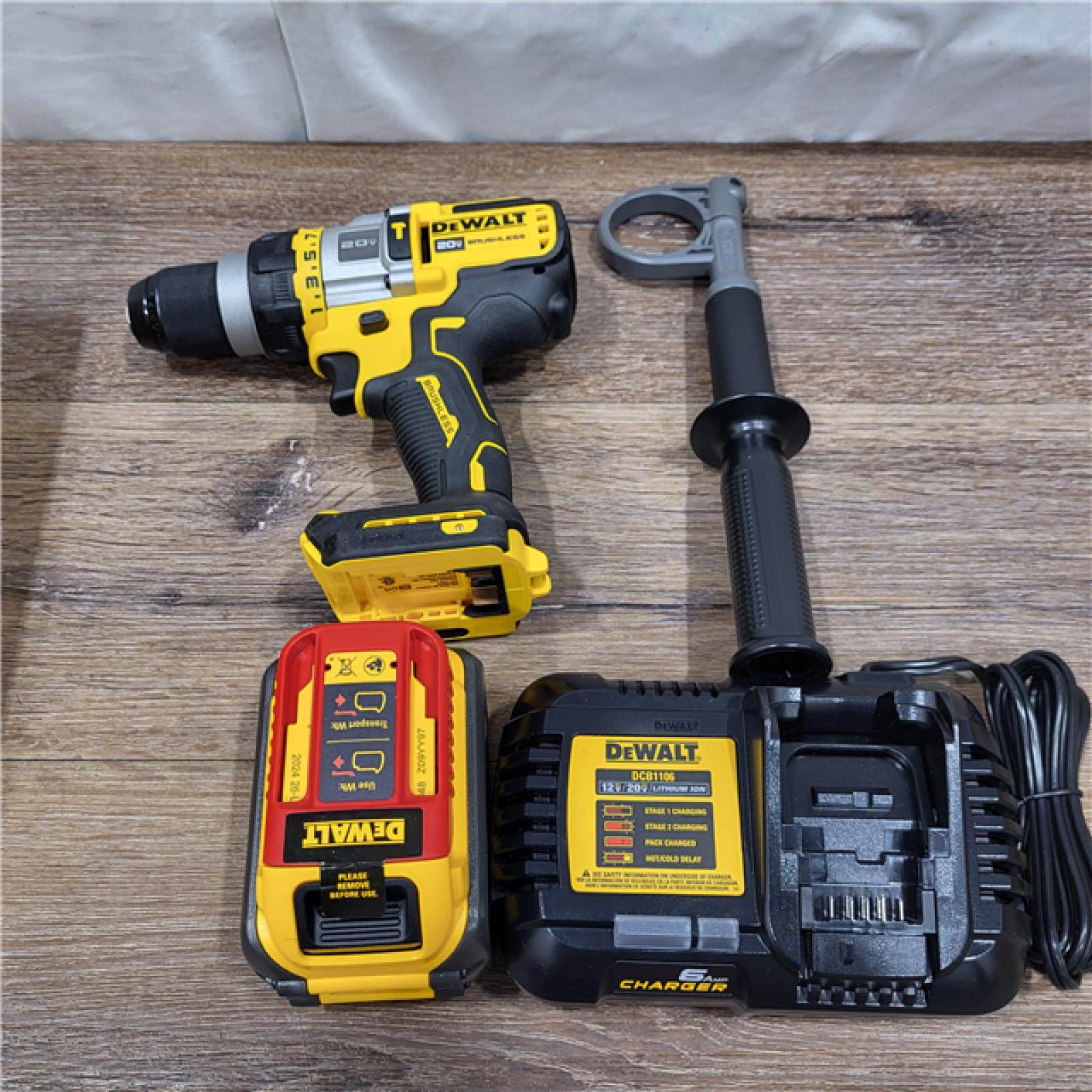 AS-IS Dewalt FLEXVOLT 20 Volt 1/2 in. Brushless Cordless Hammer Drill/Driver Kit (Battery & Charger)