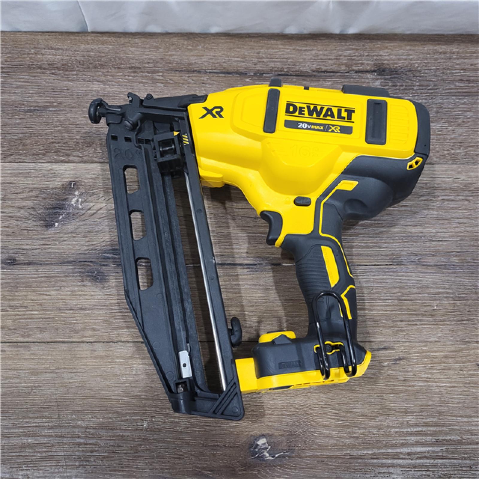 AS-IS DeWalt DCN660D1 20V 16 Gauge Cordless Angled Finish Nailer Kit W/ 2Ah Battery