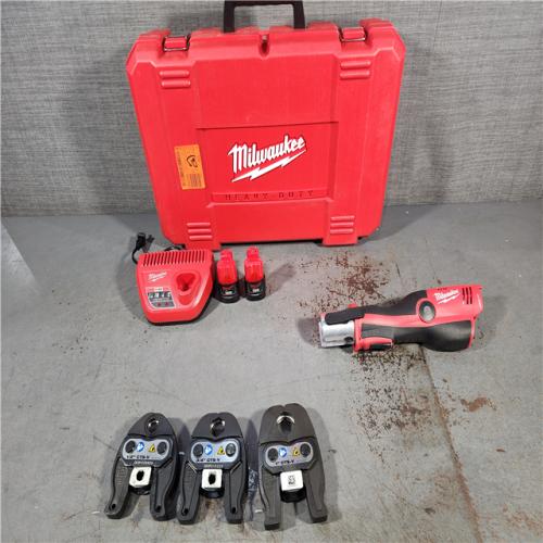 HOUSTON LOCATION - AS-IS (APPEARS LIKE NEW) Milwaukee M12 Force Logic Press Tool 1/2 in. to 1 in. Kit