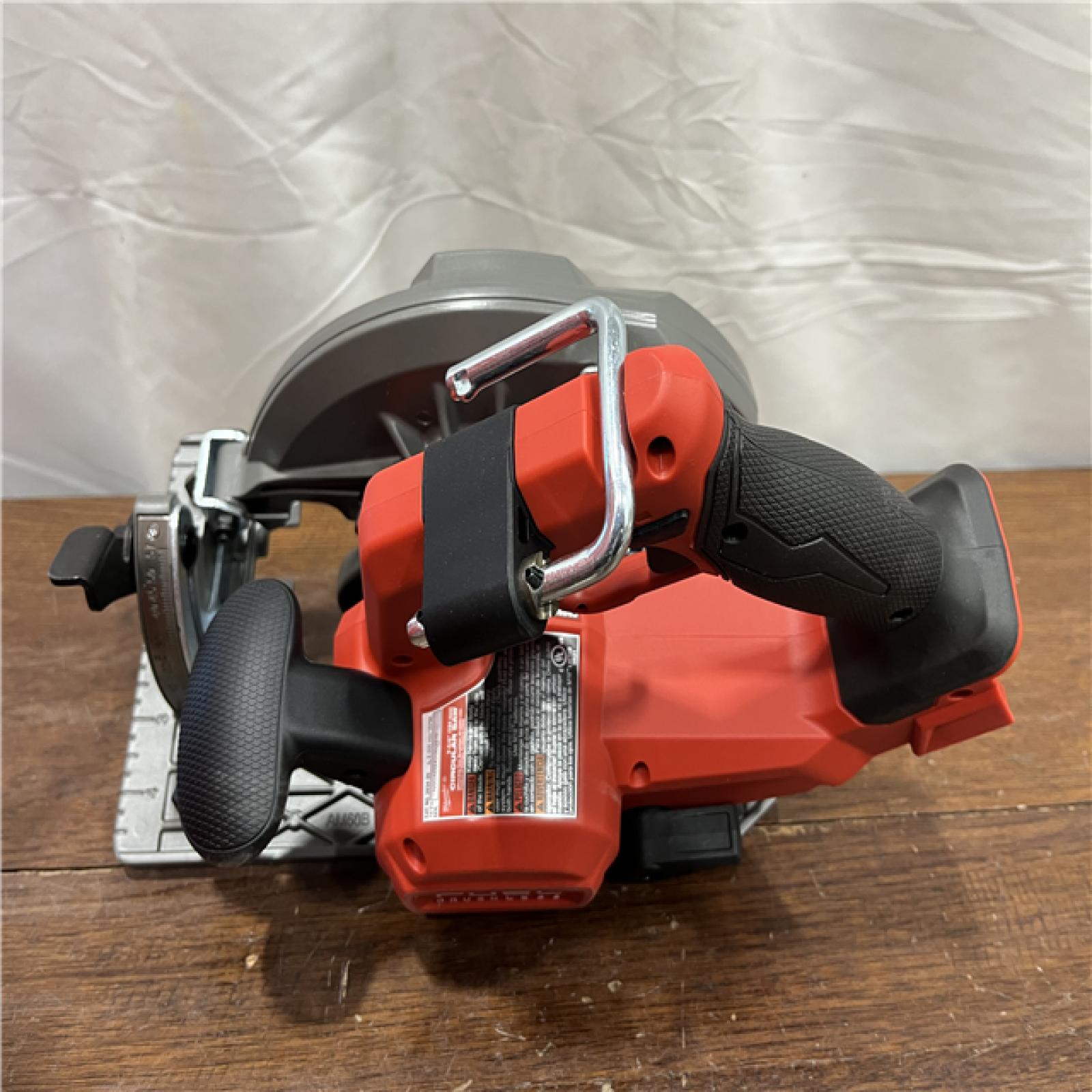 AS-ISMilwaukee M18 FUEL 18V Lithium-Ion Brushless Cordless 7-1/4 in. Circular Saw (Tool-Only)