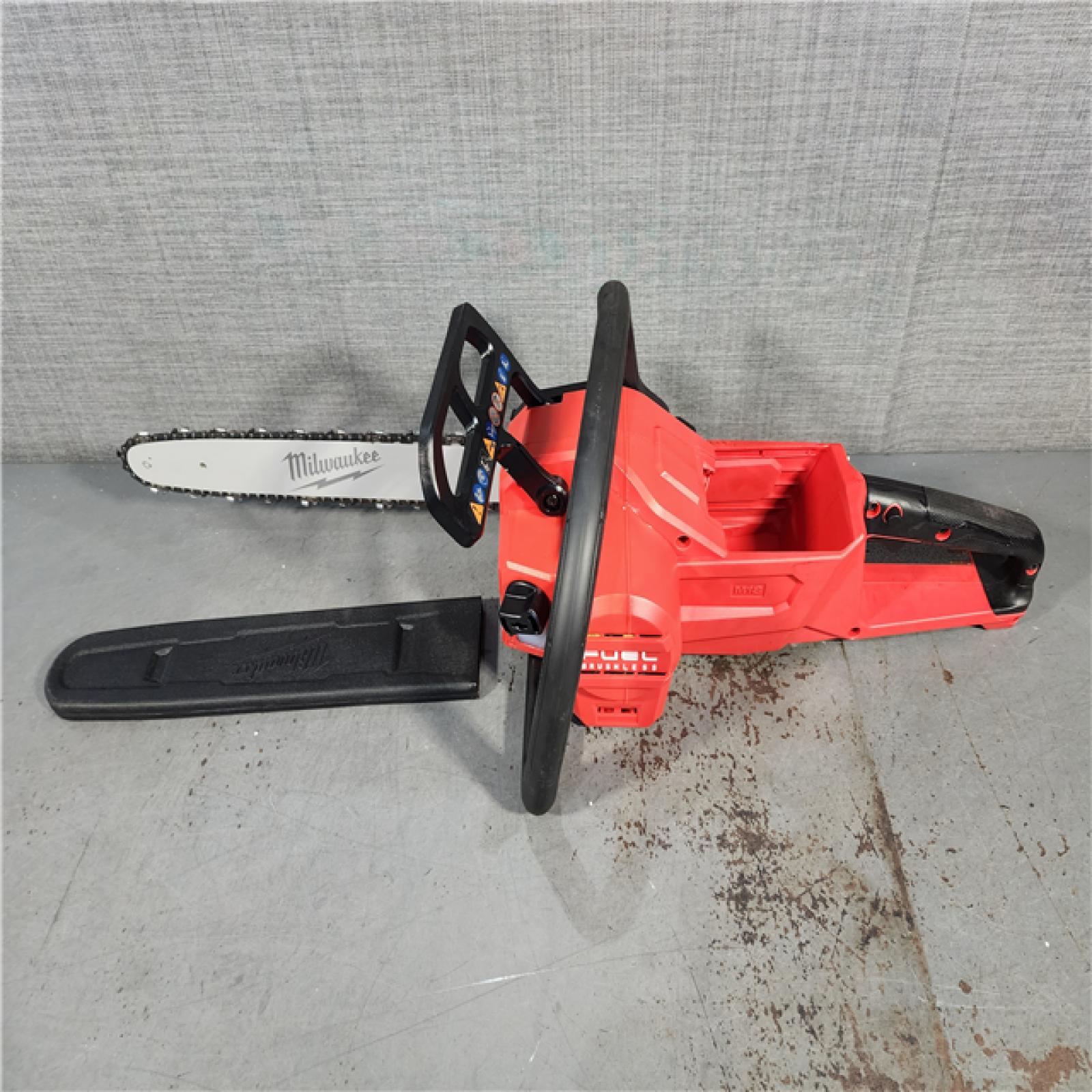 HOUSTON LOCATION - AS-IS Milwaukee M18 FUEL 16  18V Li-Ion Brushless Cordless Chainsaw Tool-Only 2727-20