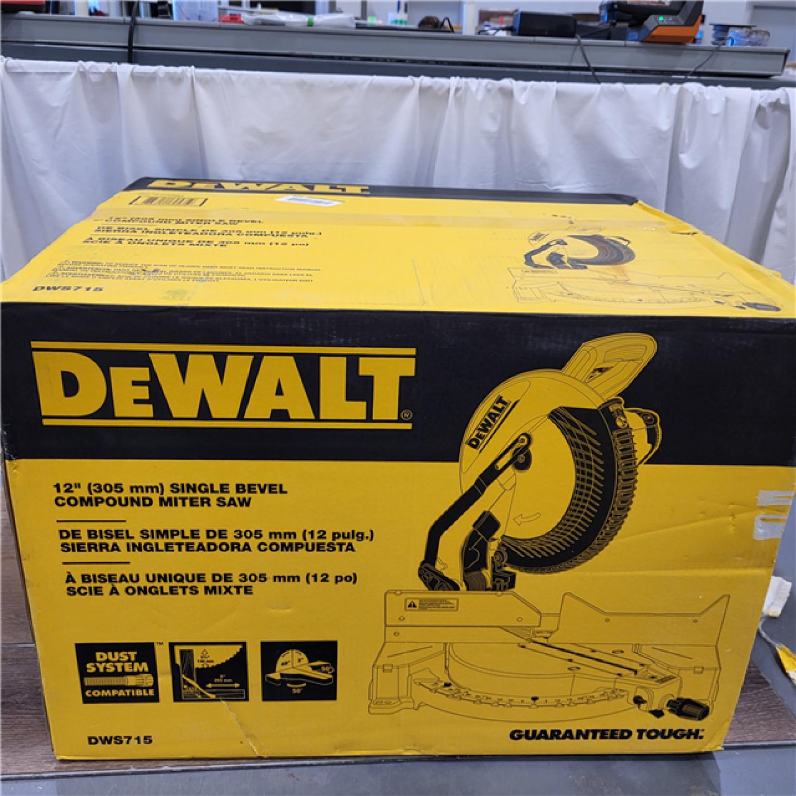 AS-IS DEWALT 15 Amp Corded 8-1/4 in. Compact Portable Jobsite Tablesaw (Stand Not Included)