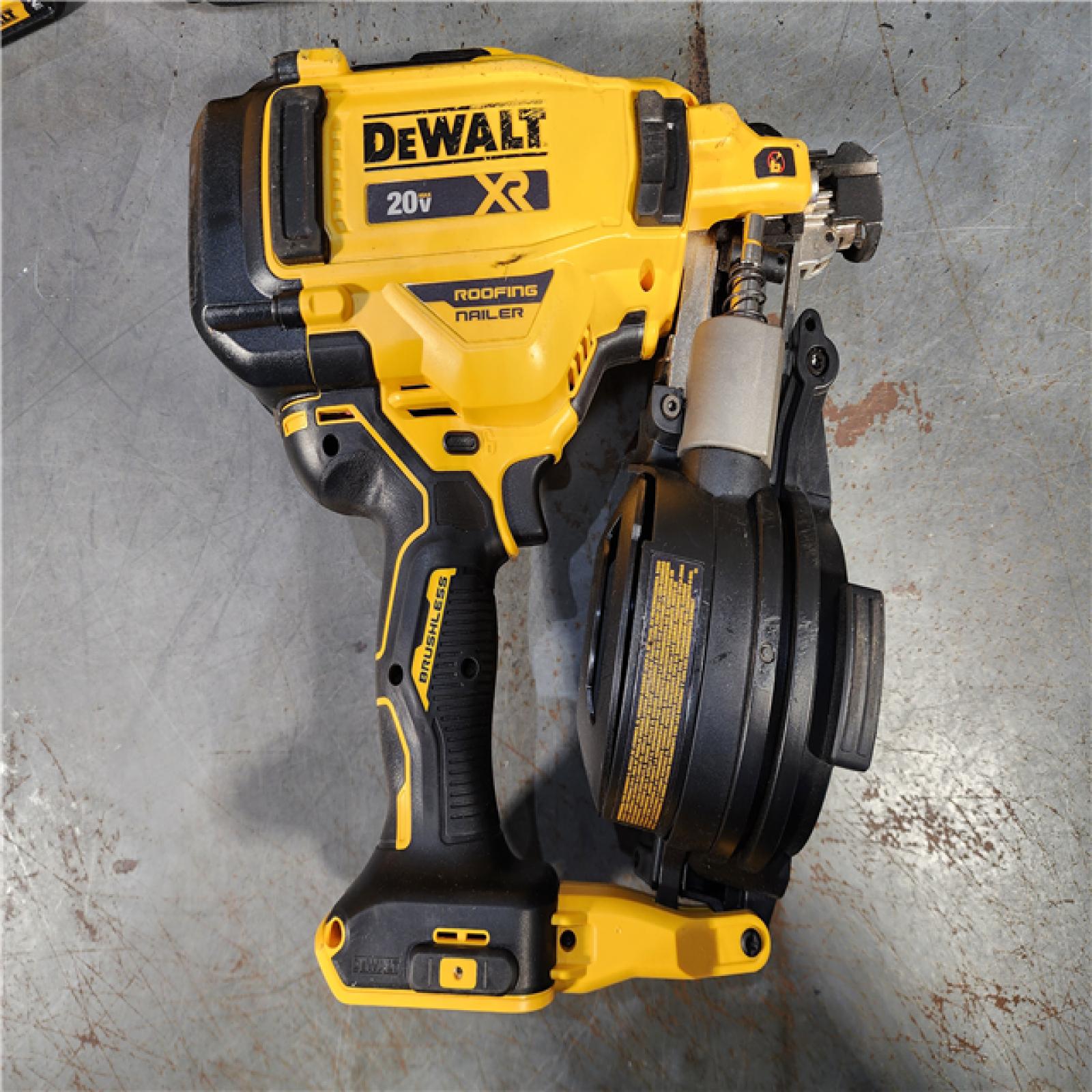 HOUSTON LOCATION - AS-IS DEWALT 2007898 Roofing Nailer Cordless