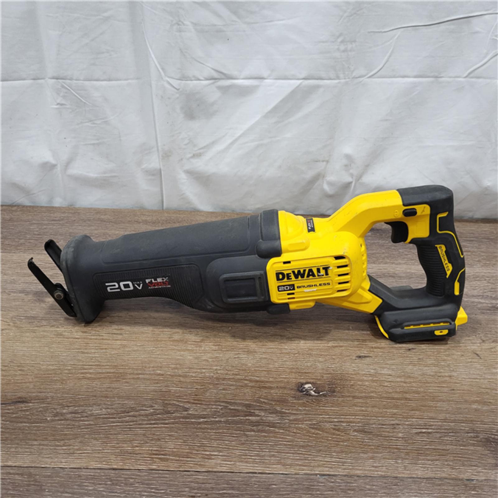 AS-IS 20V MAX Lithium Ion Cordless Brushless Reciprocating Saw with FLEXVOLT ADVANTAGE (Tool Only)