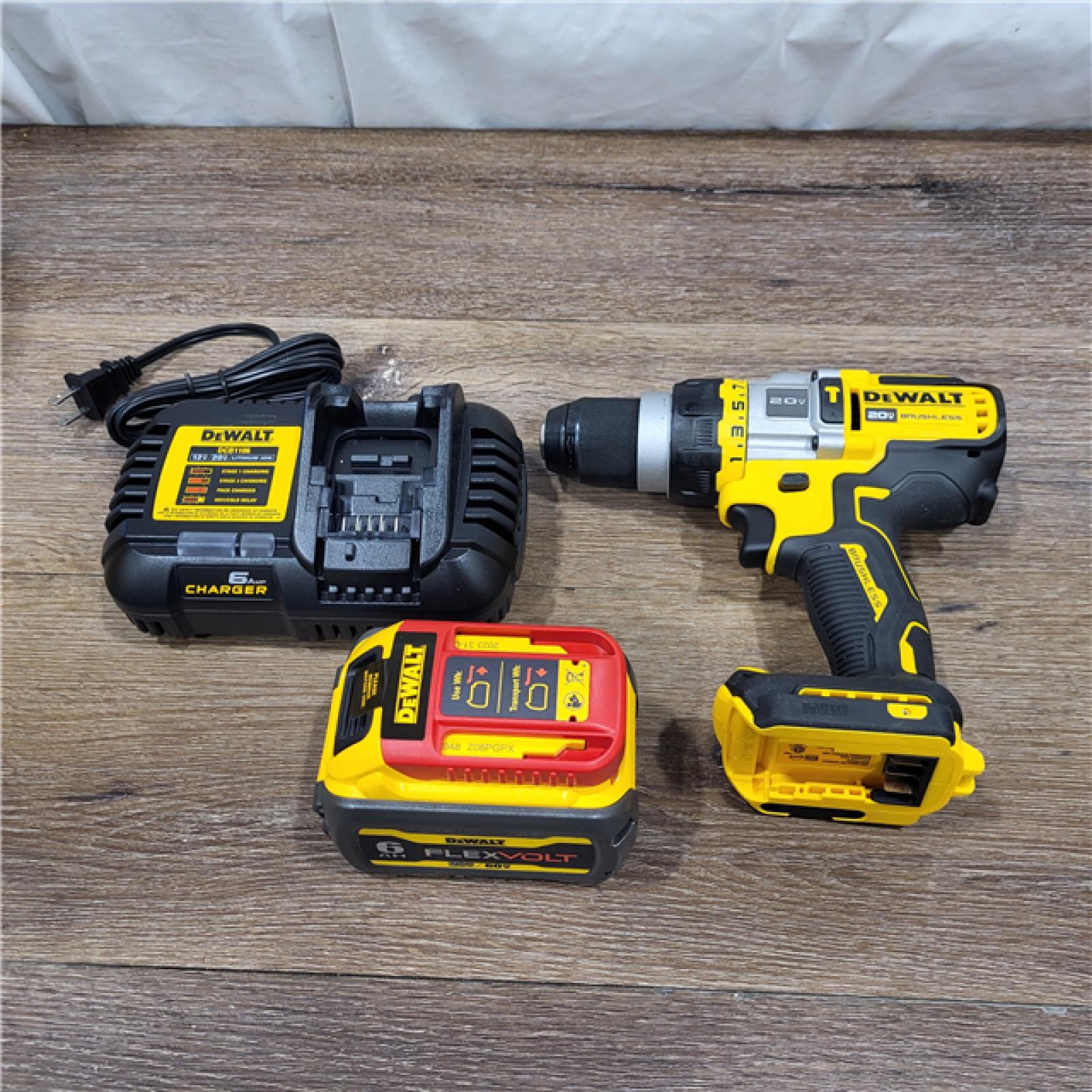 AS-IS Dewalt FLEXVOLT 20 Volt 1/2 in. Brushless Cordless Hammer Drill/Driver Kit (Battery & Charger)