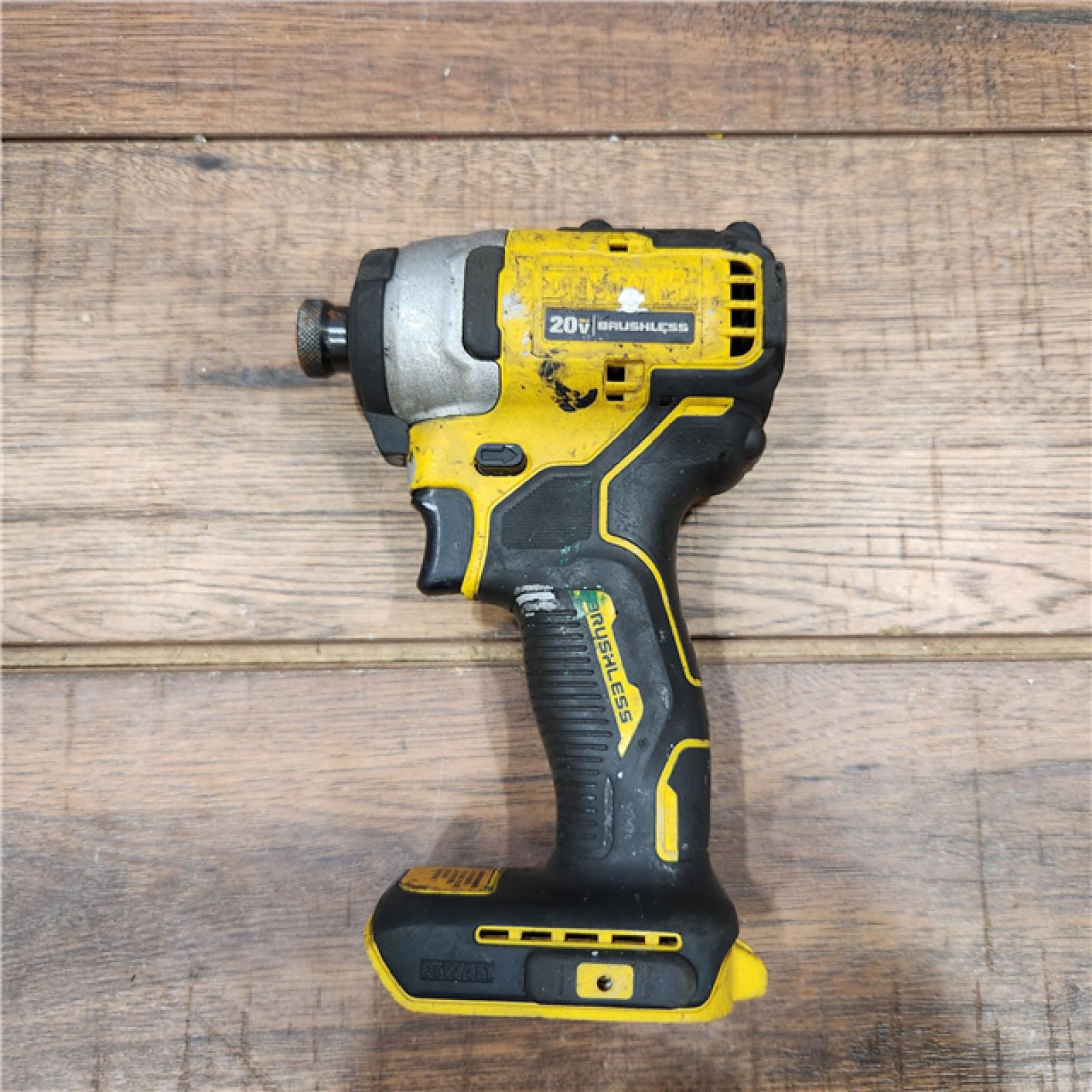 AS-IS DEWALT ATOMIC 20V MAX* Brushless Cordless Compact 1/4 in. Impact Driver Kit