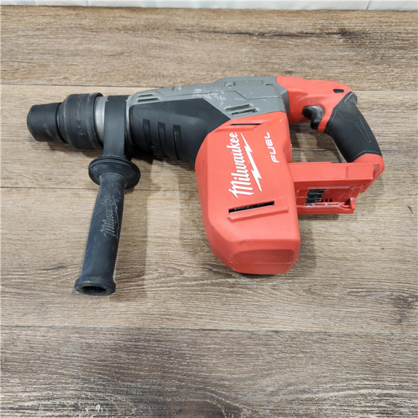 AS-IS Milwaukee 2717-20 18V M18 FUEL Lithium-Ion Brushless Cordless 1-9/16â€ SDS-Max Rotary Hammer (Tool Only)