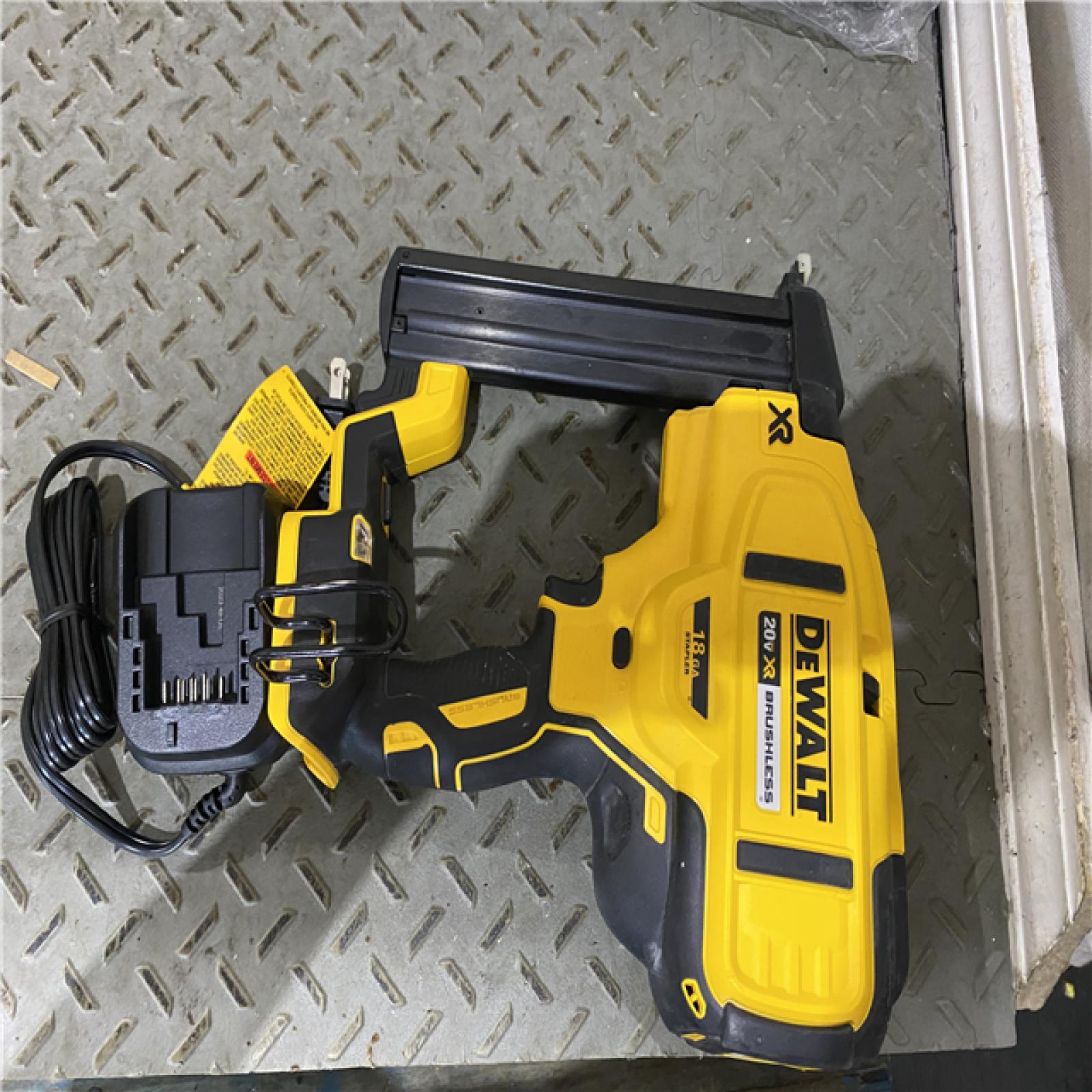 Houston location AS-IS DEWALT 20V MAX XR 18 Gauge Brad Nailer Kit ONLY CHARHER