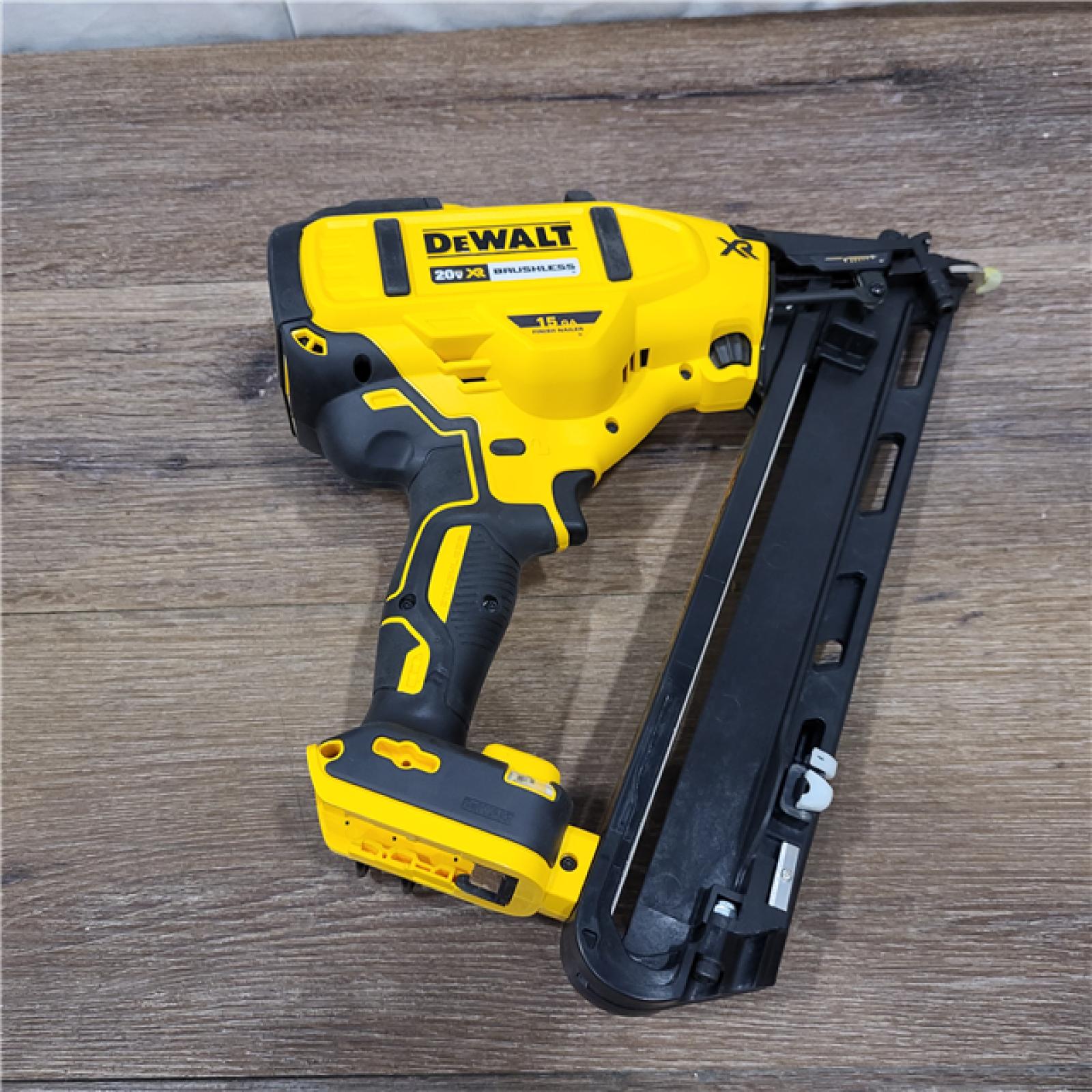 AS-IS DEWALT 20V MAX XR 15 Ga. Cordless 34 Deg Nailer 20 V