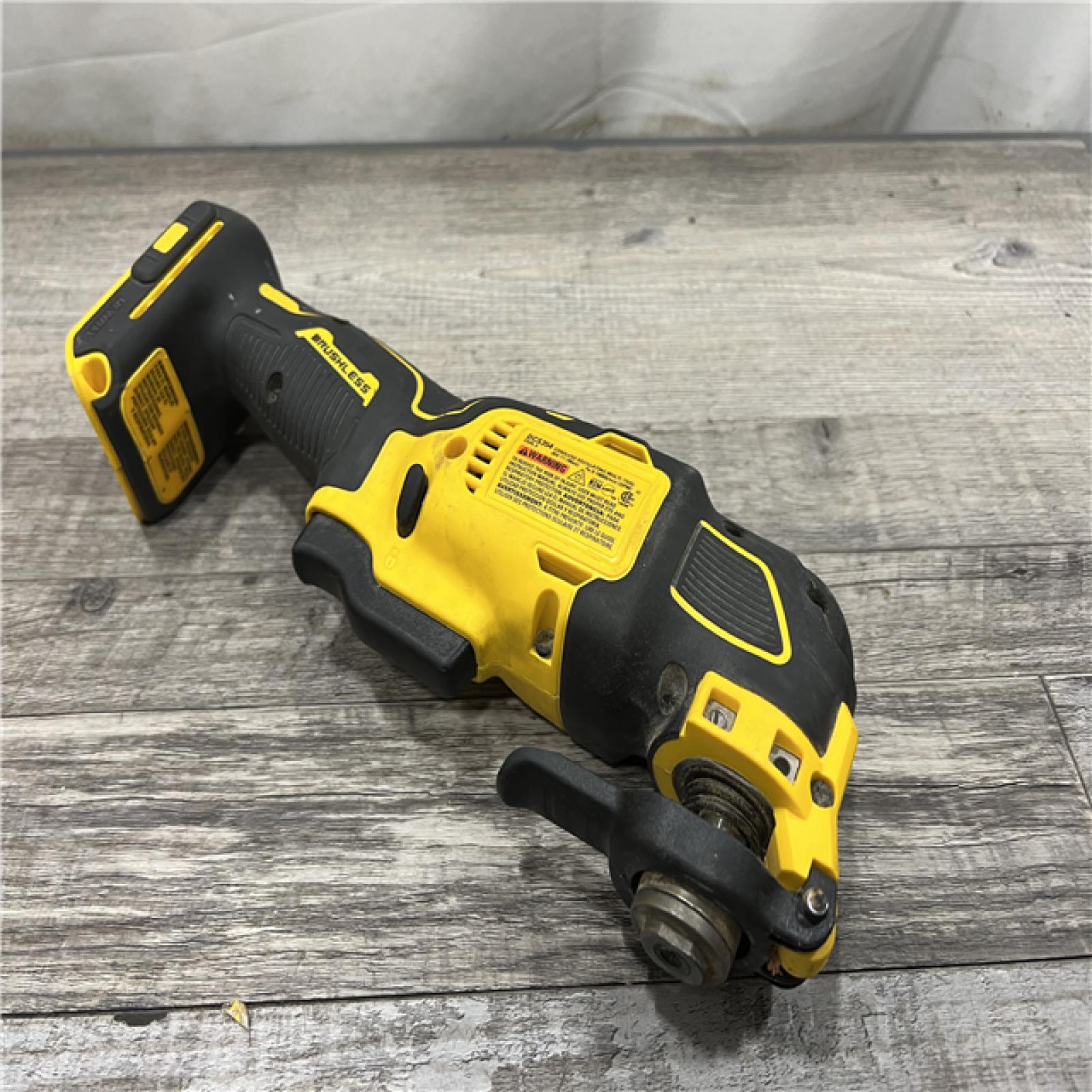 AS-IS DEWALT ATOMIC 20V MAX Cordless Brushless Oscillating Multi Tool (Tool Only)