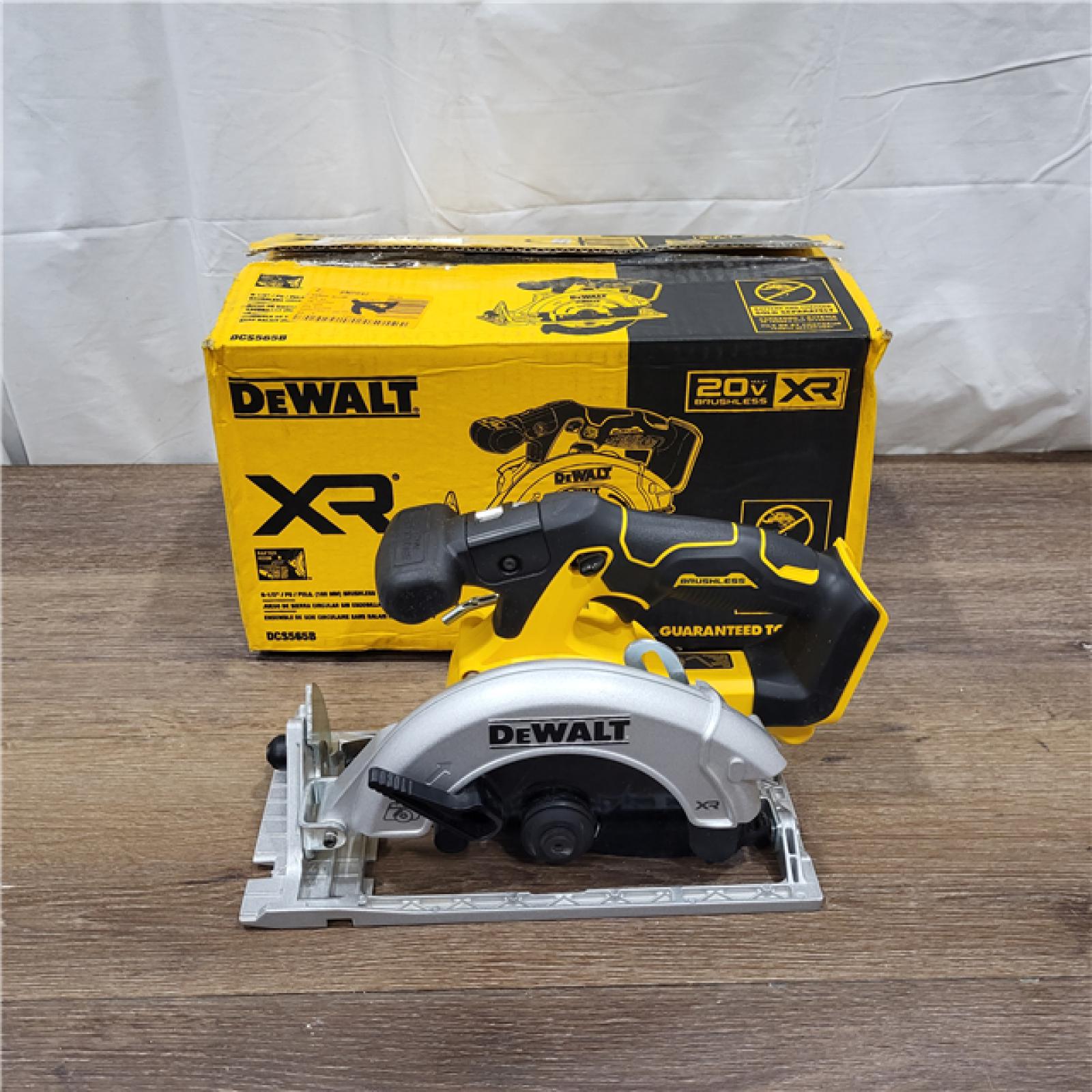 AS-IS DeWALT DCS565B 20V Max Brushless 6.5   Cordless Circular Saw