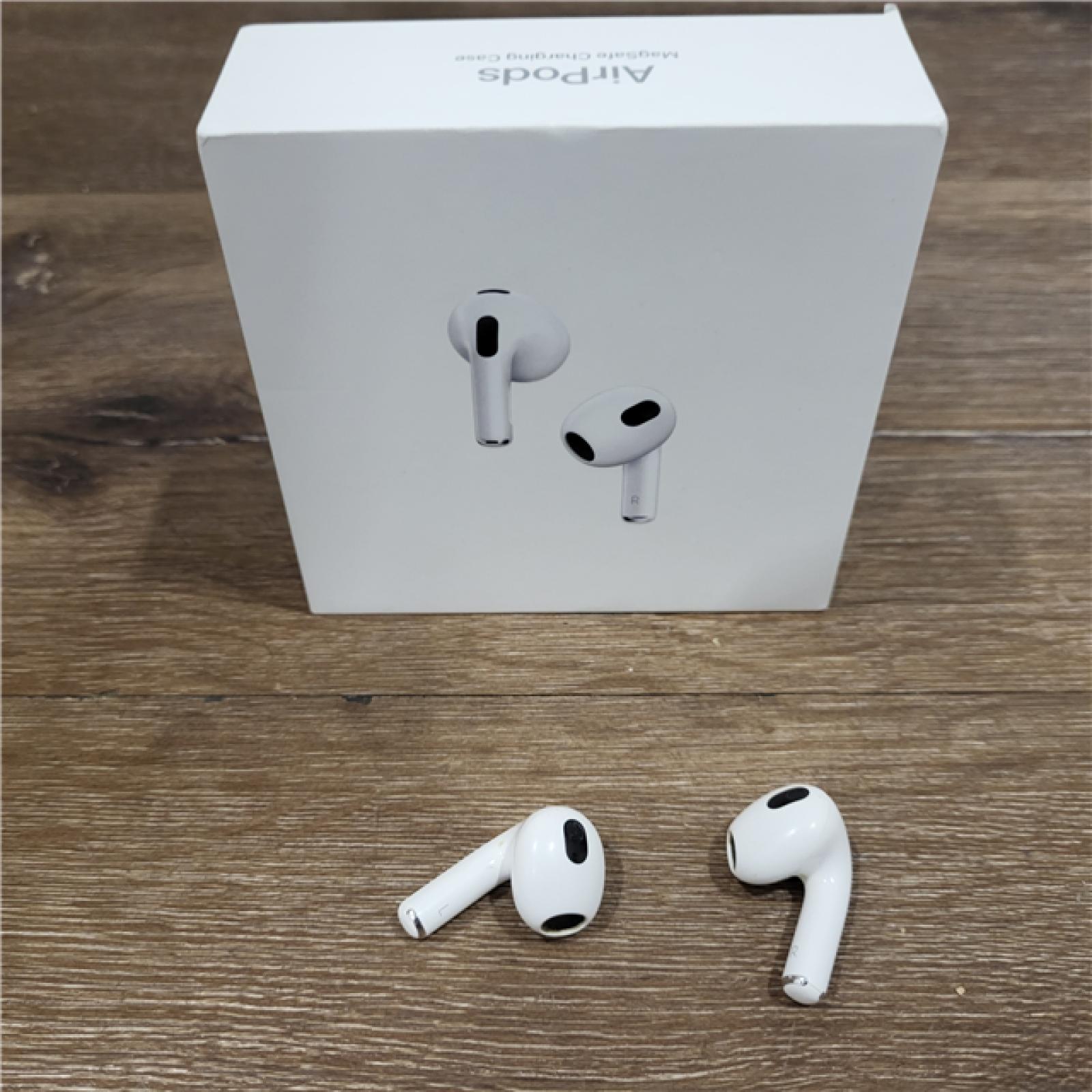 AS-IS Apple - AirPods (3rd generation) with Lightning Charging Case - White