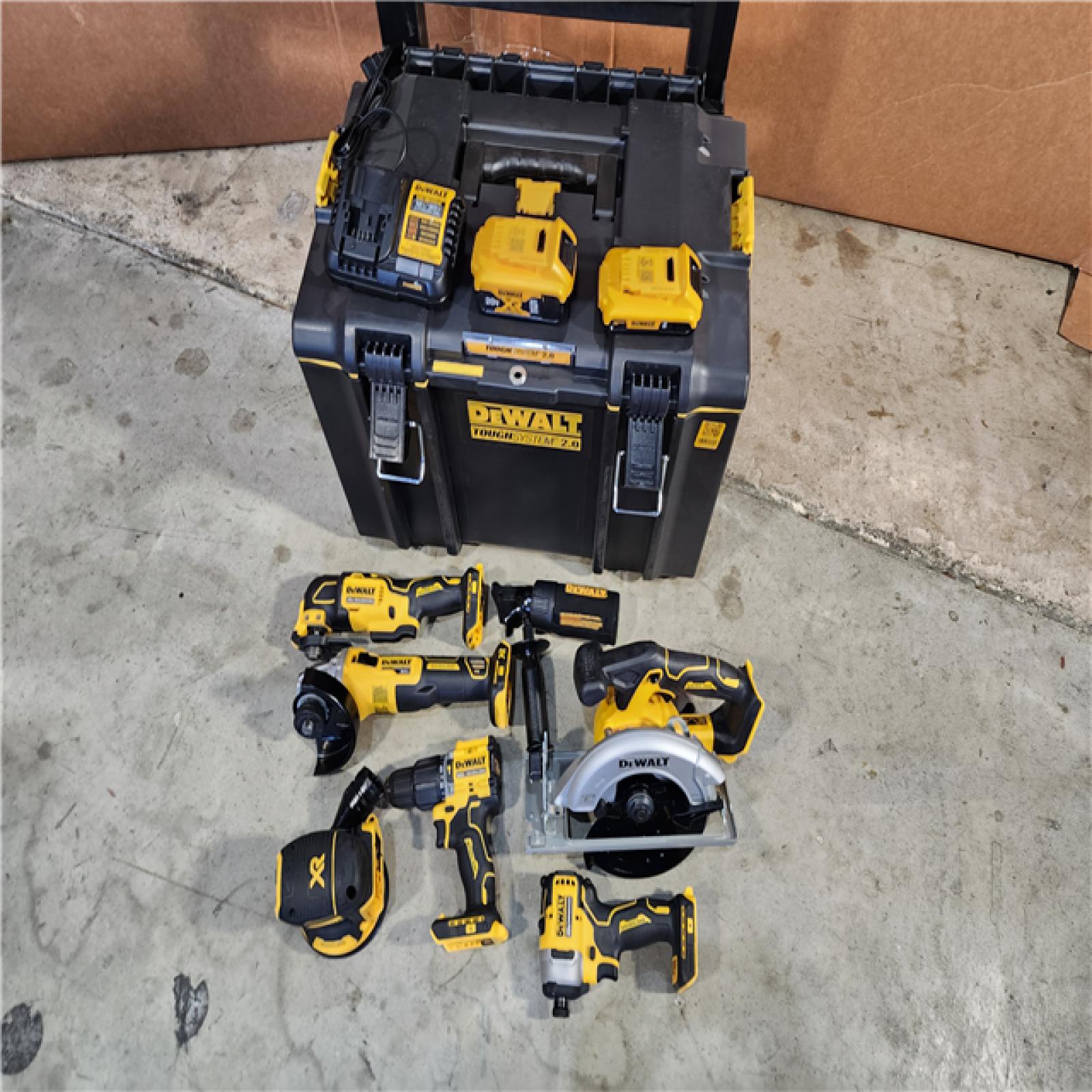 HOUSTON LOCATION - AS-IS (APPEARS LIKE NEW) Dewalt 20-Volt MAX ToughSystem Lithium-Ion 6-Tool Cordless Combo Kit