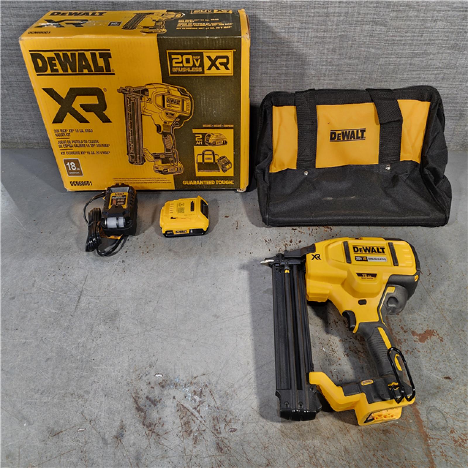 HOUSTON LOCATION - AS-IS DEWALT 20V MAX XR 18 Gauge Brad Nailer Kit