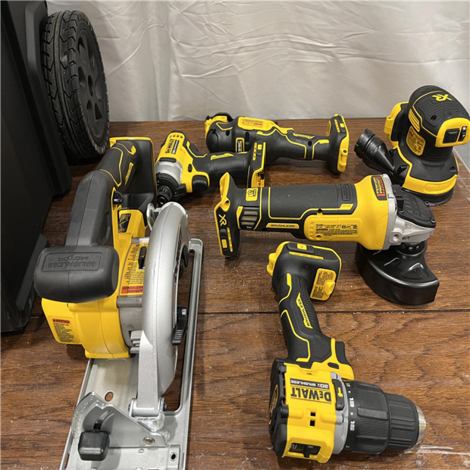 AS-ISDewalt 20-Volt MAX ToughSystem Lithium-Ion 6-Tool Cordless Combo Kit