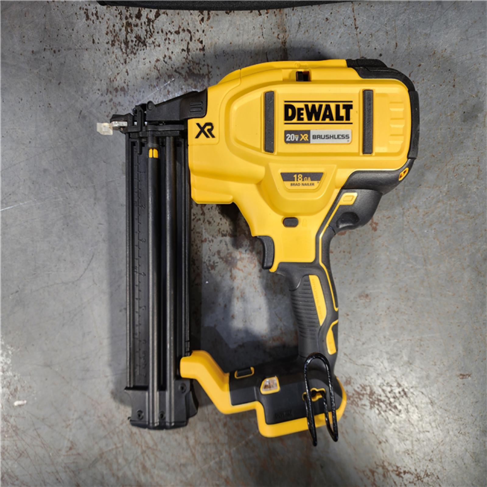 HOUSTON LOCATION - AS-IS DEWALT 20V MAX XR 18 Gauge Brad Nailer Kit