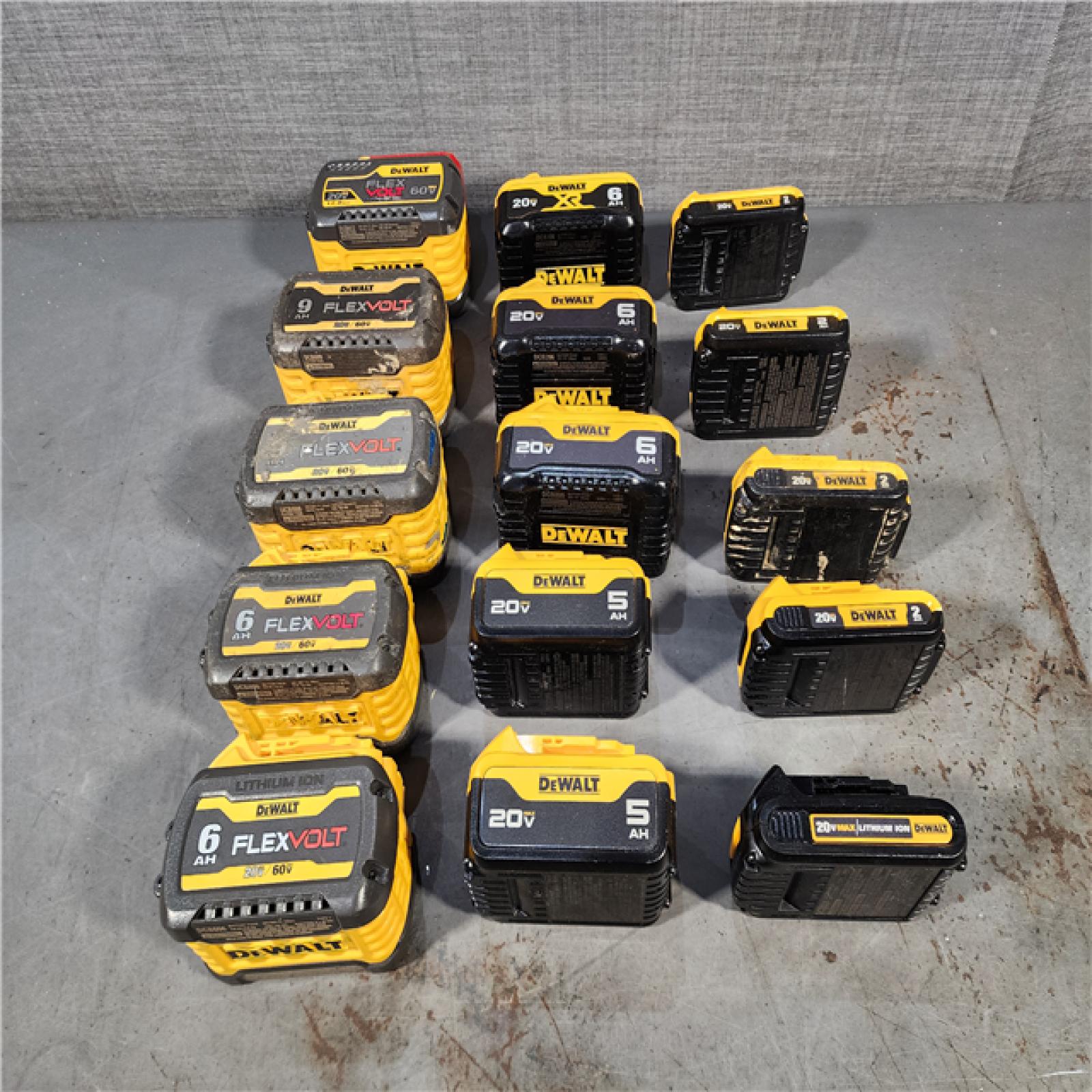 HOUSTON LOCATION - AS-IS DEWALT BATTERY PACK QTY - 15