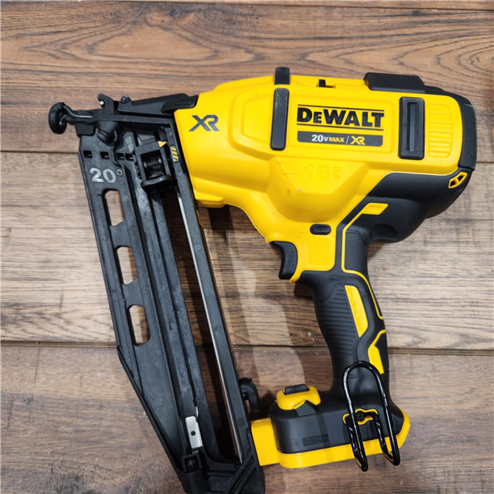 AS-IS DeWalt DCN660D1 20V 16 Gauge Cordless Angled Finish Nailer Kit W/ 2Ah Battery