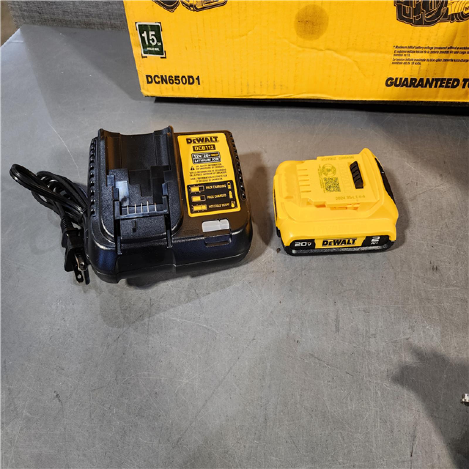 HOUSTON LOCATION - AS-IS DEWALT 20V MAX XR 15 Ga. Cordless 34 Deg Nailer 20 V