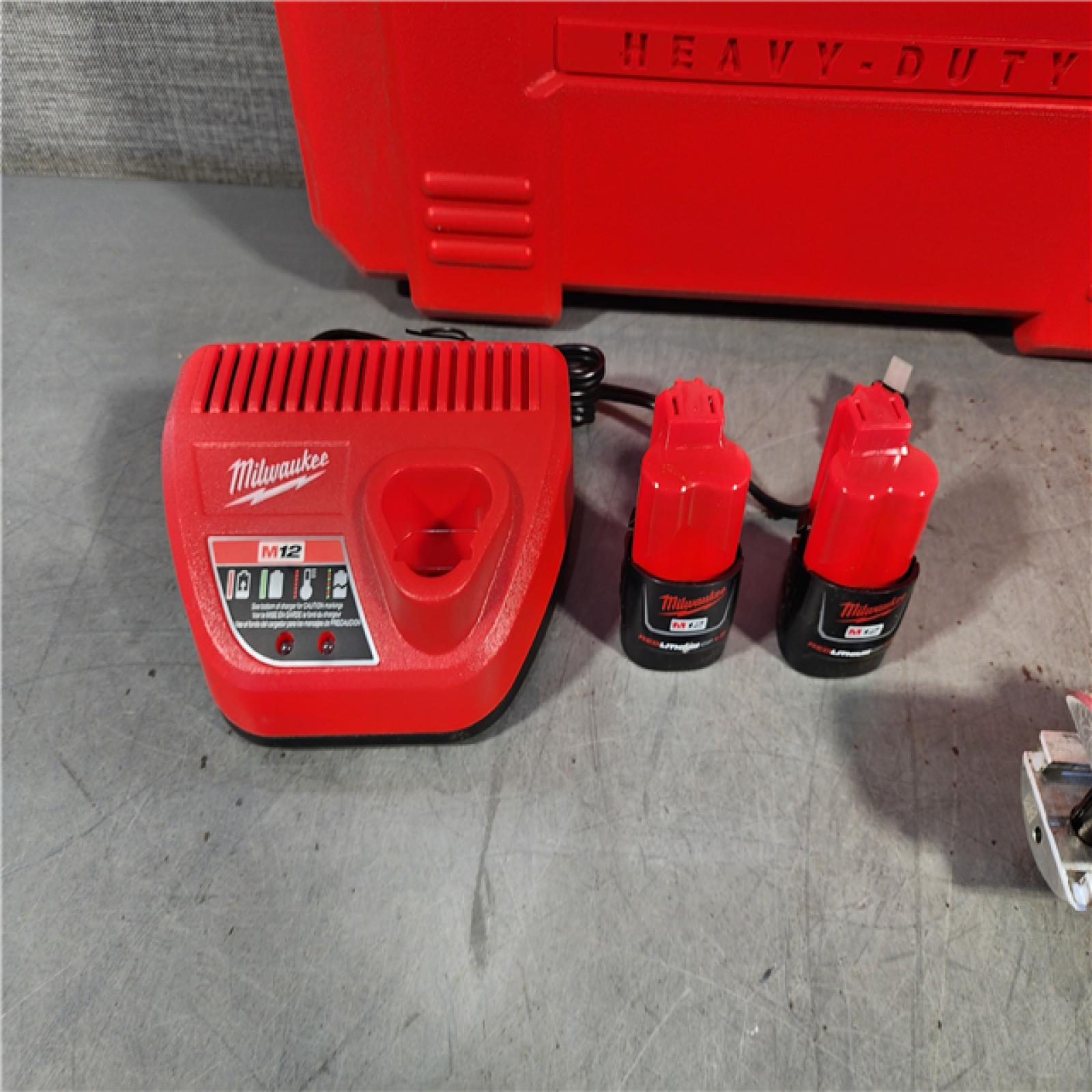 HOUSTON LOCATION - AS-IS Milwaukee M12 Force Logic Press Tool 1/2 in. to 1 in. Kit