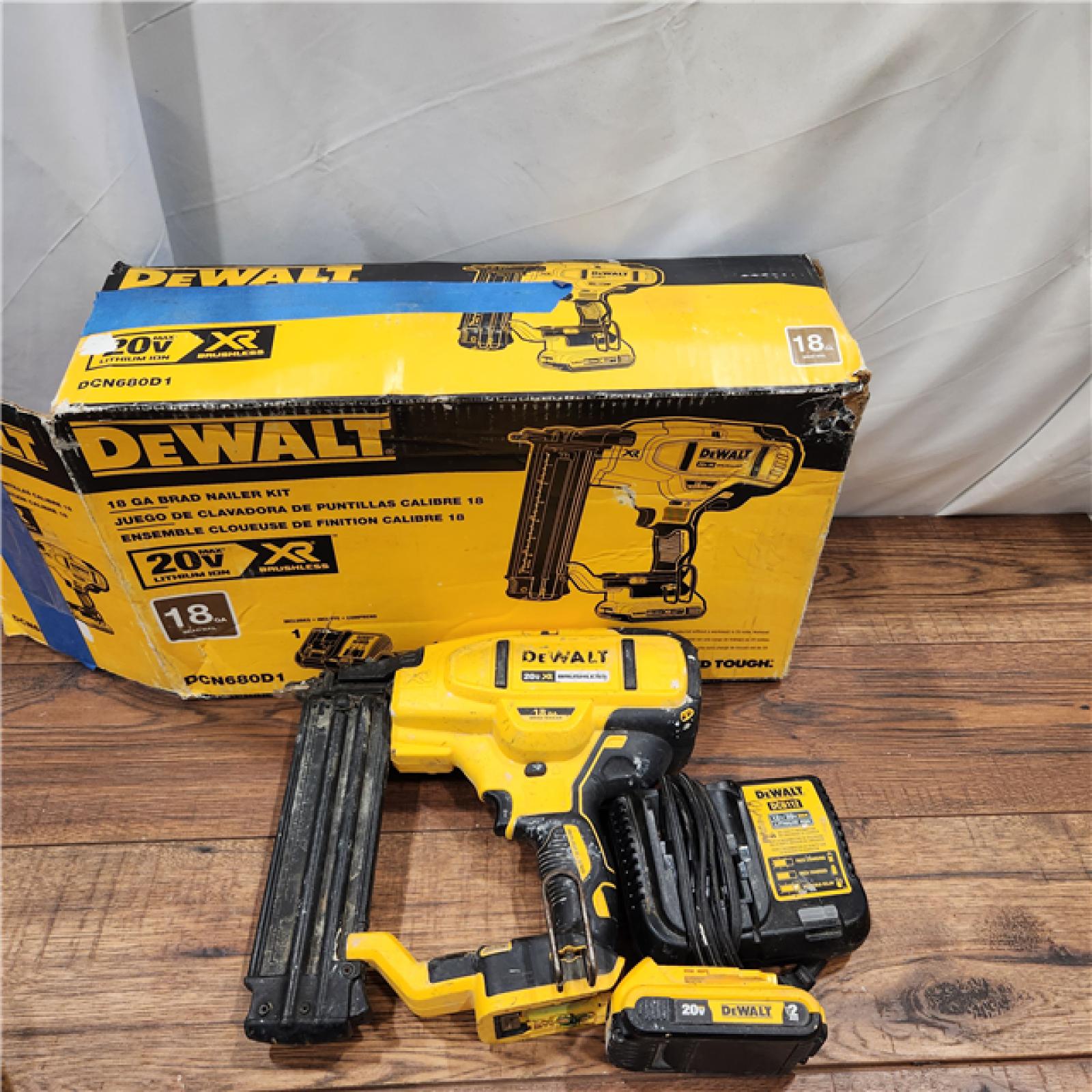 AS-IS DEWALT 20V MAX XR 18 Gauge Brad Nailer Kit