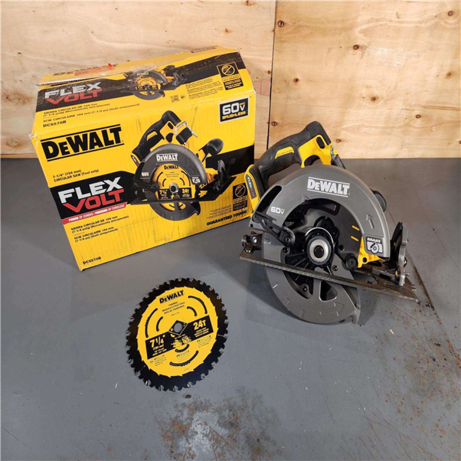 HOUSTON LOCATION - AS-IS (APPEARS LIKE NEW) DeWALT Flexvolt Max 7-1/4  60V Brushless Circular Saw DCS578B (Bare Tool)