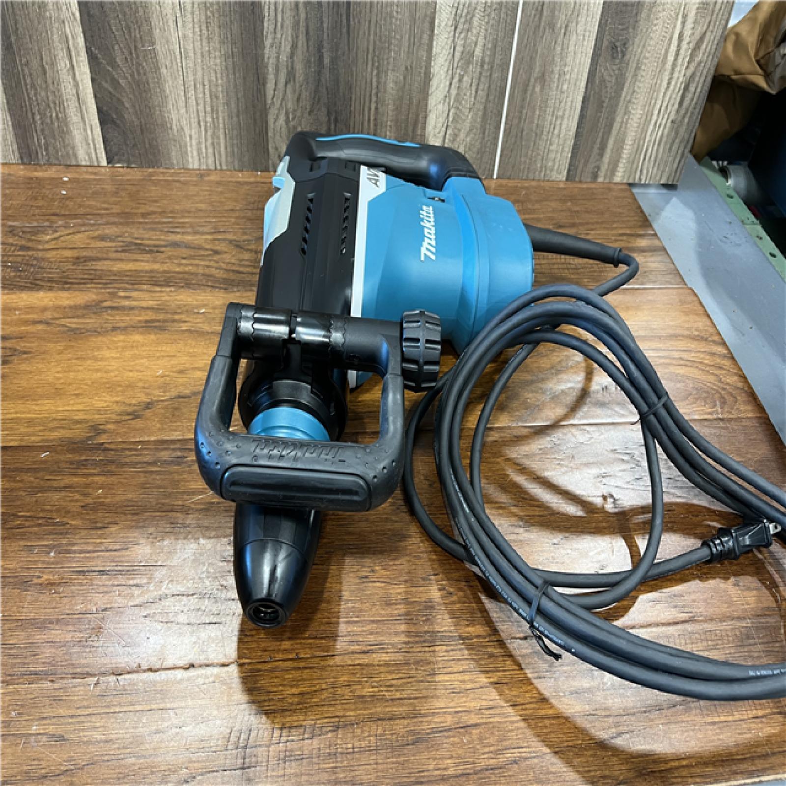 AS-IS Makita Kombihammer F. SDS-Max 40 Mm Hr4013C + Bosch SpitzmeiBel + FlachmeiBel