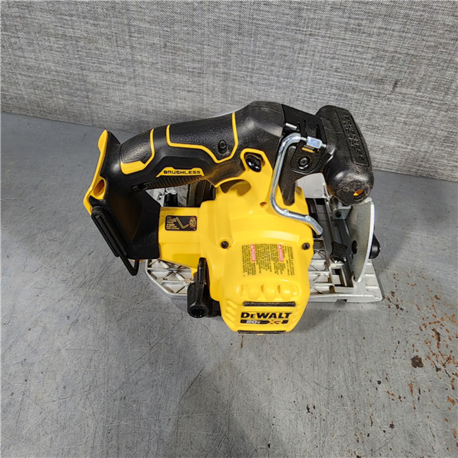 HOUSTON LOCATION - AS-IS DeWALT DCS565B 20V Max Brushless 6.5   Cordless Circular Saw (TOOL ONLY)