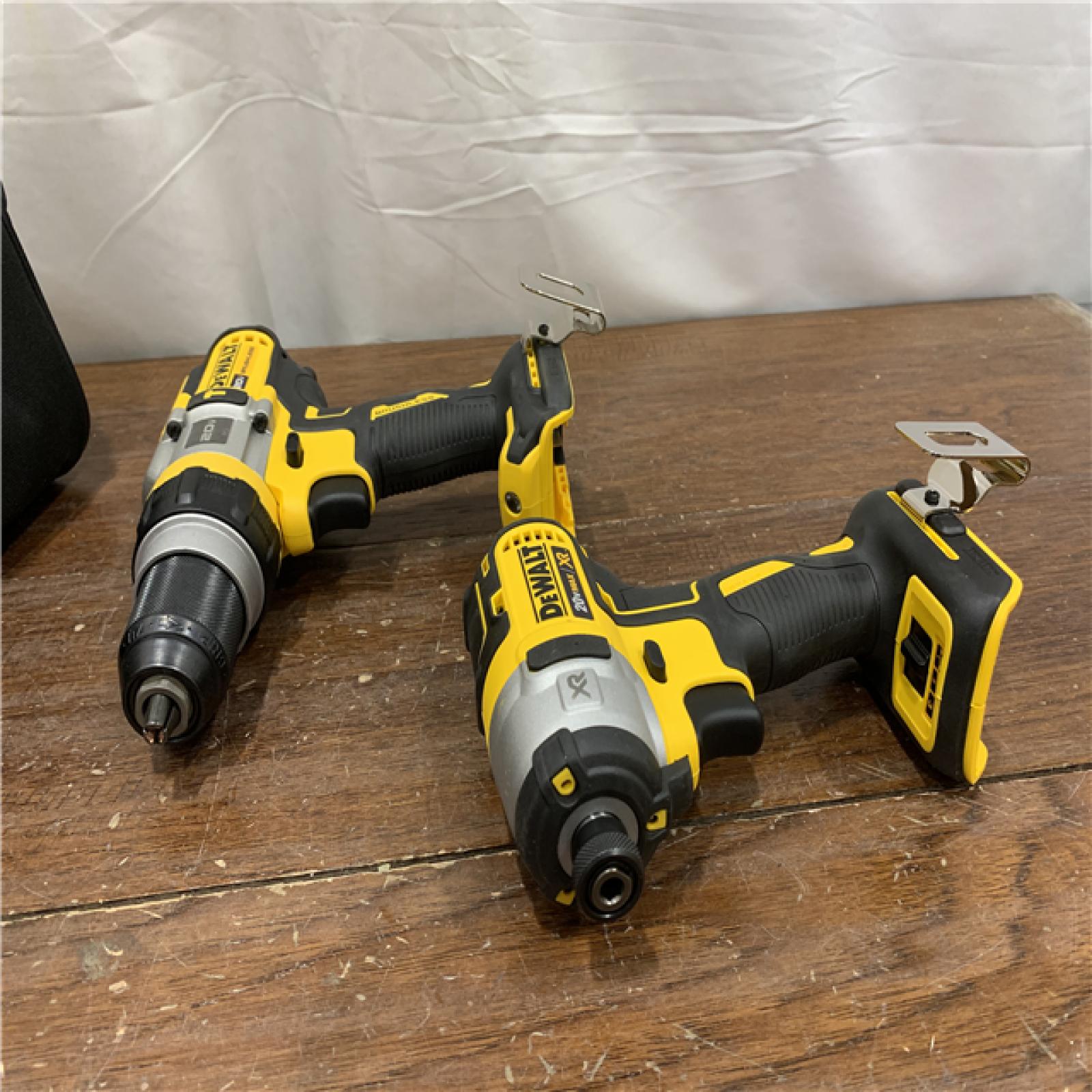 AS-ISDEWALT 20V MAX Cordless Brushless Hammer Drill/Driver 2 Tool Combo Kit with FLEXVOLT ADVANTAGE