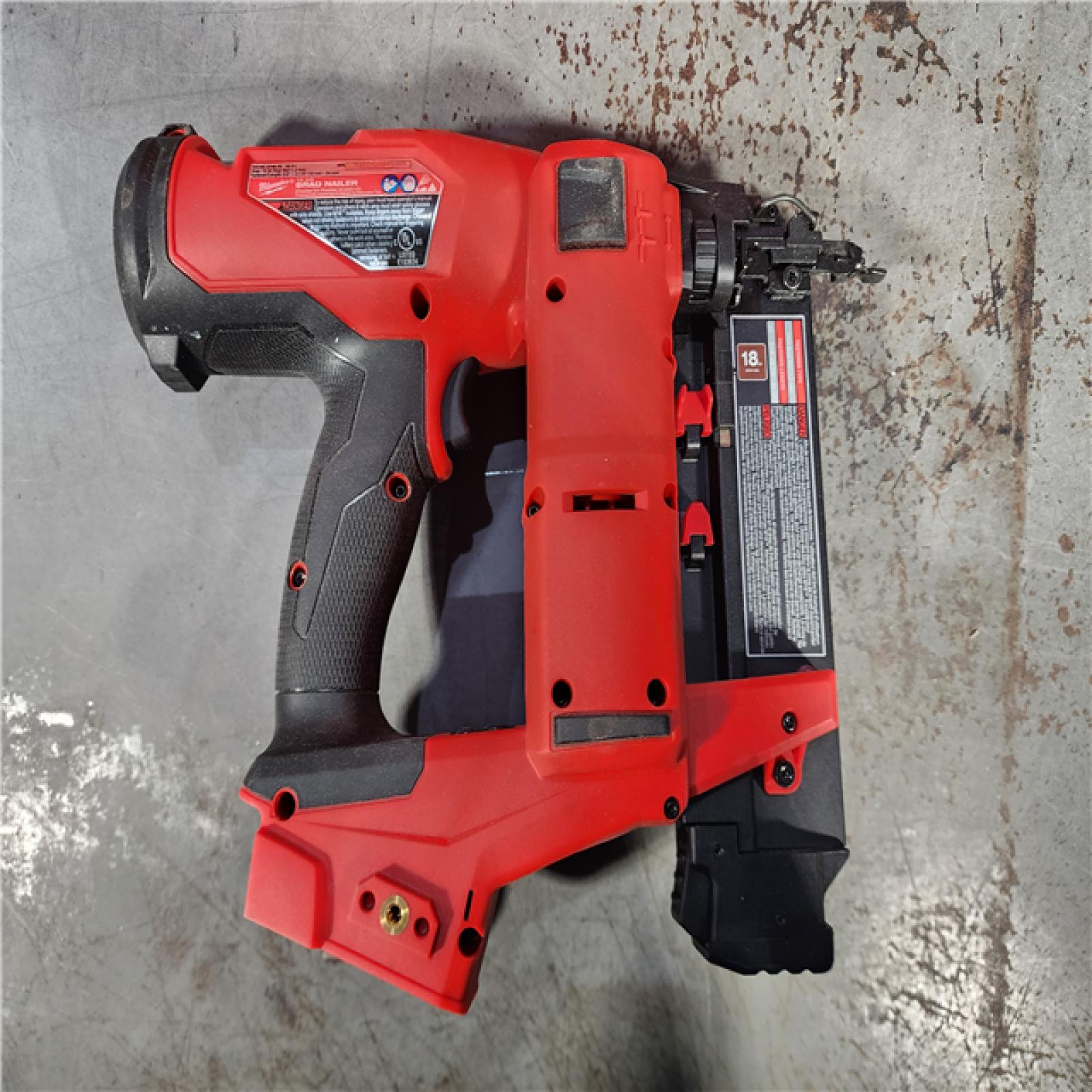 HOUSTON LOCATION - AS-IS Milwaukee M18 Fuel 18V Brushless 18-Gauge Brad Nailer 2746-20 (Bare Tool)