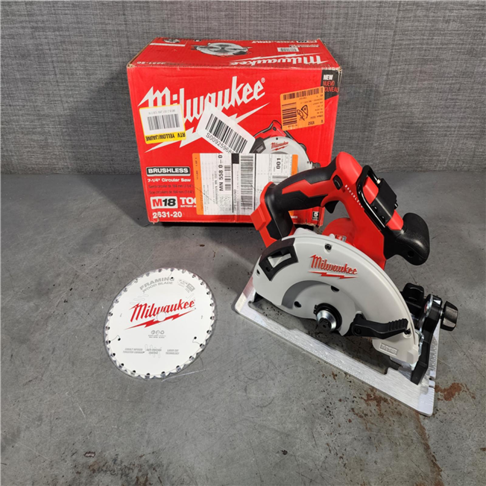 HOUSTON LOCATION - AS-IS (APPEARS LIKE NEW) Milwaukee M18 7-1/4 18V Brushless Circular Saw 2631-20 (Bare Tool)