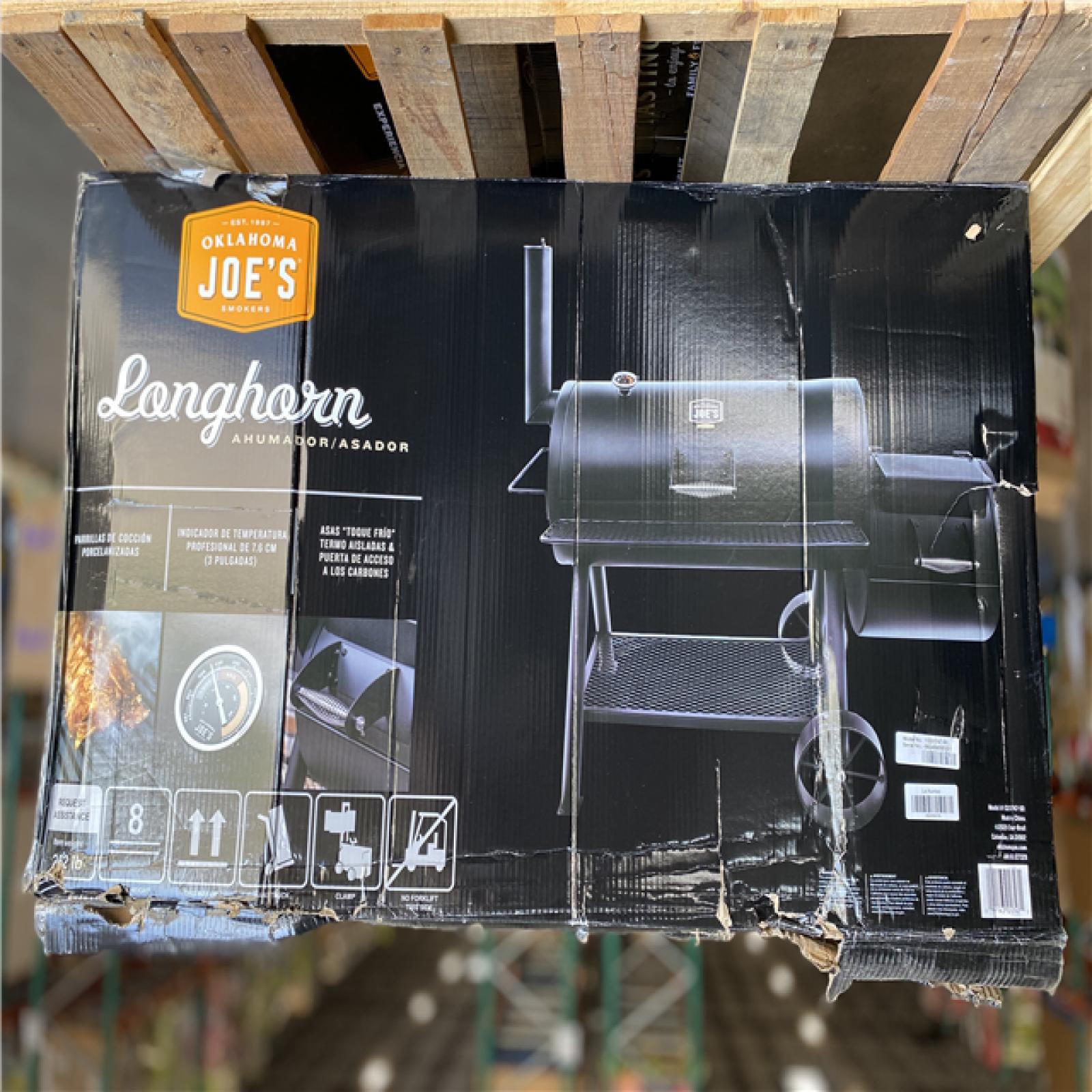 DALLAS LOCATION - OKLAHOMA JOE'S Longhorn Offset Smoker in Black with 1,060 sq. in. Cooking Space