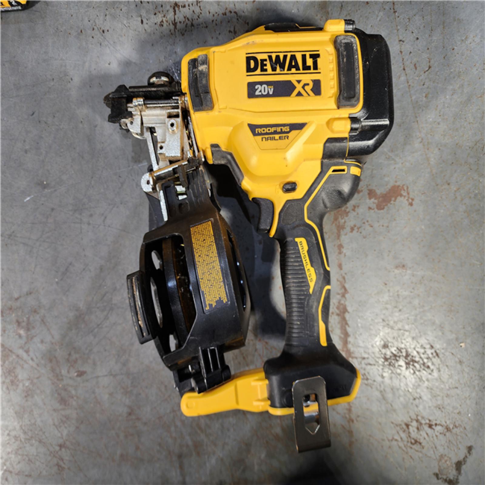 HOUSTON LOCATION - AS-IS DEWALT 2007898 Roofing Nailer Cordless KIT