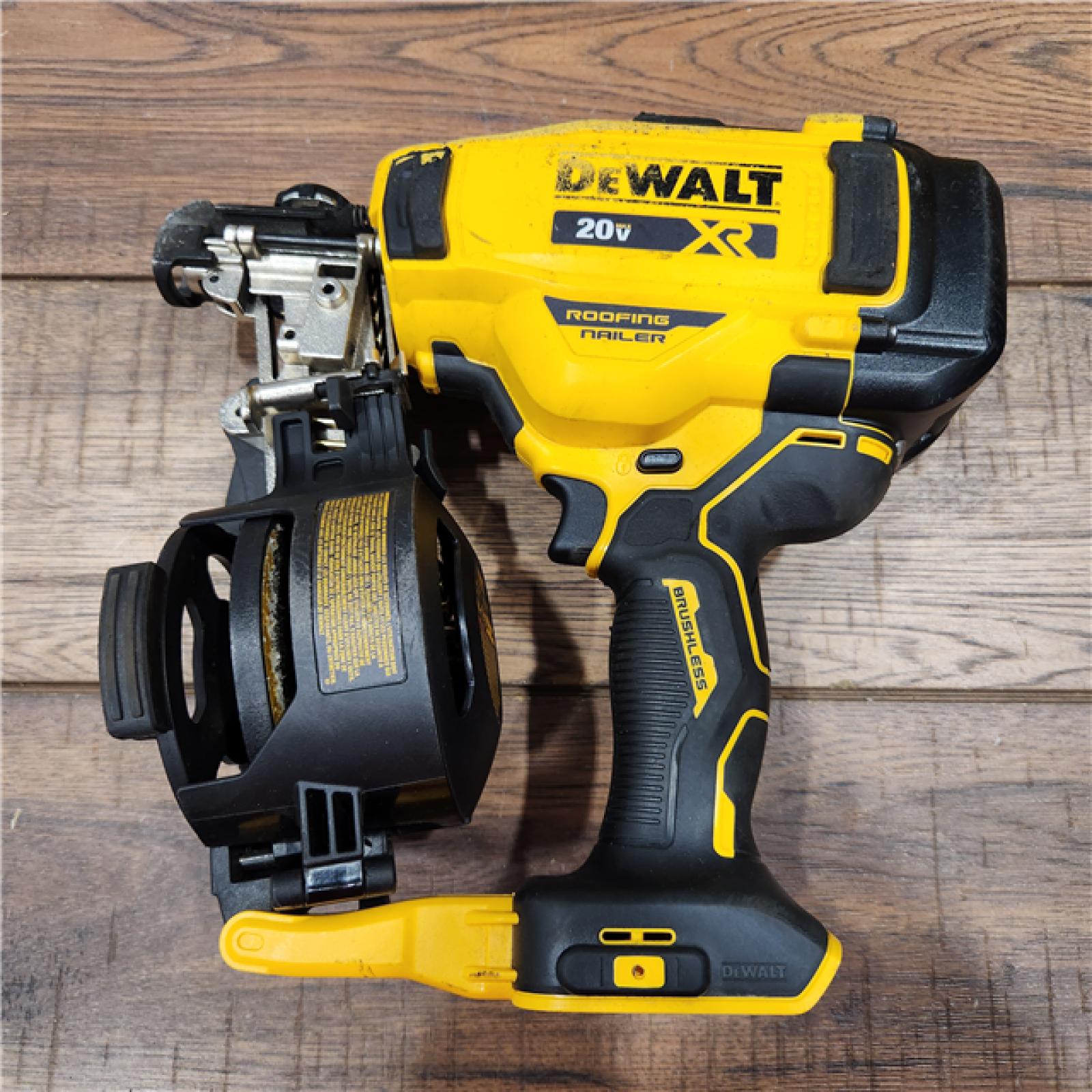 AS-IS DEWALT 2007898 Roofing Nailer Cordless